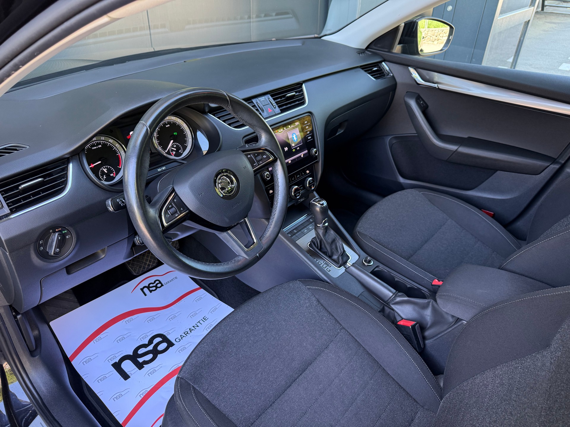 SKODA Octavia Combi 2.0 TDI Soleil 4x4 DSG-image-8