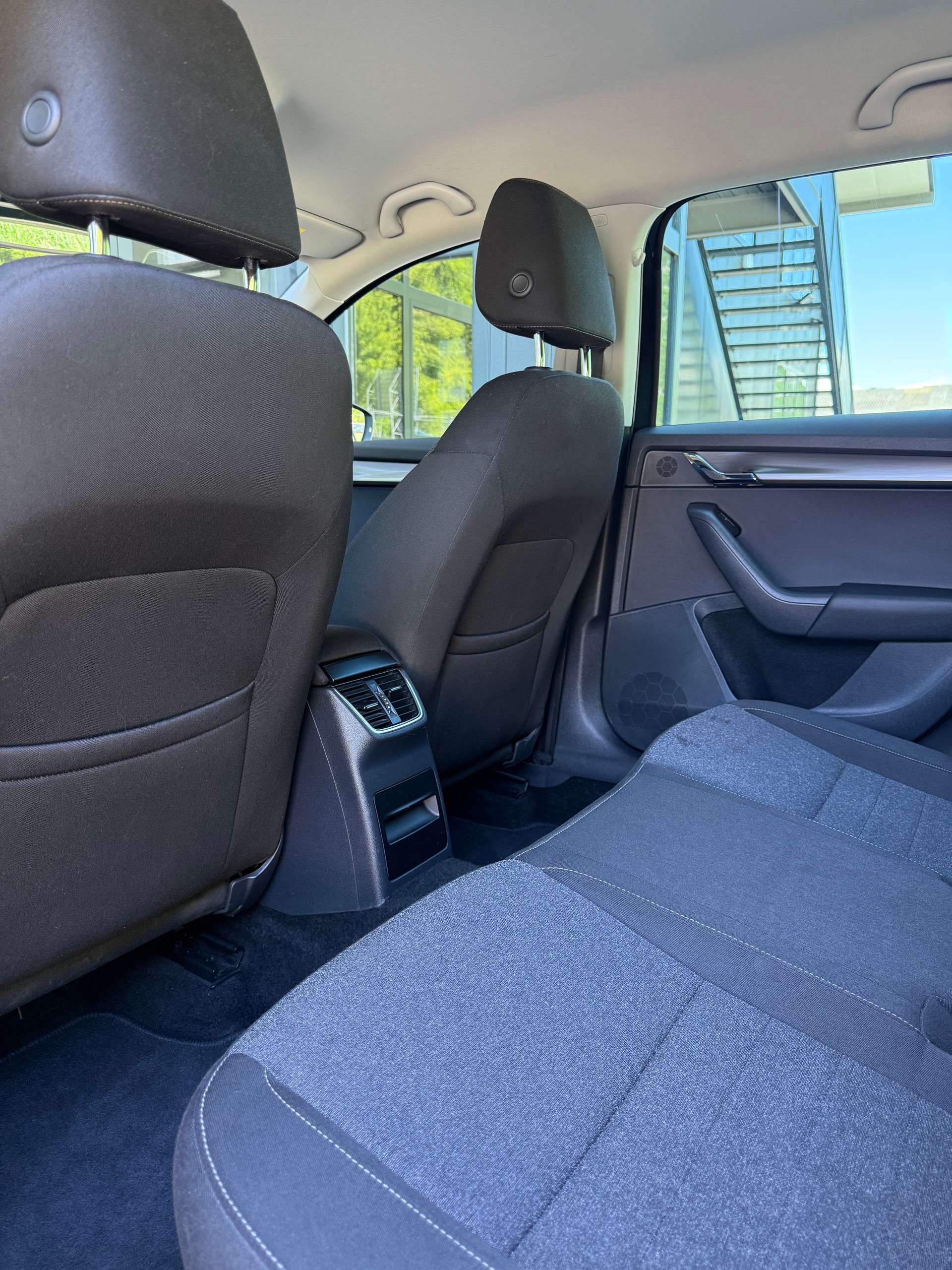 SKODA Octavia Combi 2.0 TDI Soleil 4x4 DSG-image-14