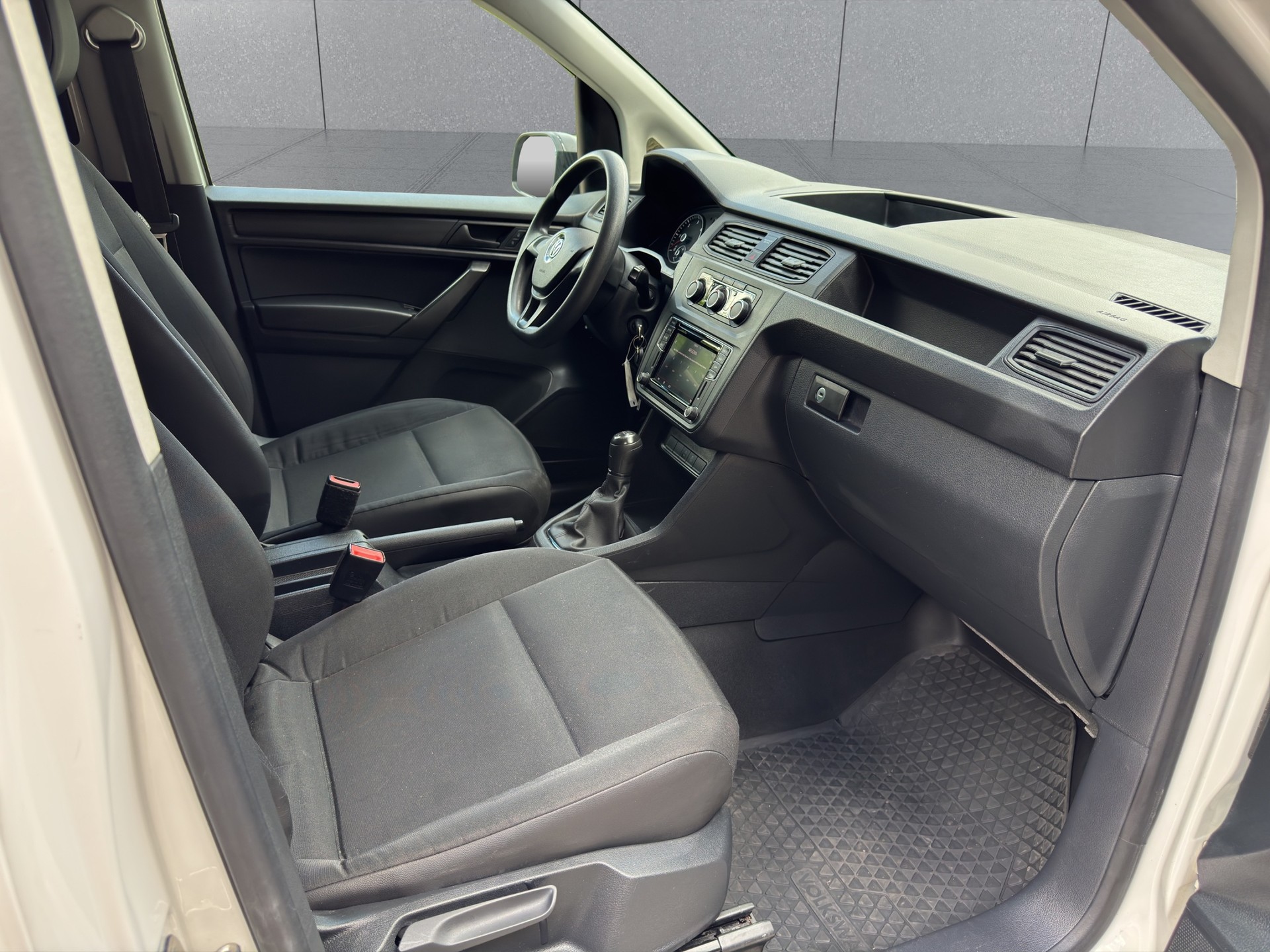 VW Caddy 2.0TDI BlueMotion Technology-image-12
