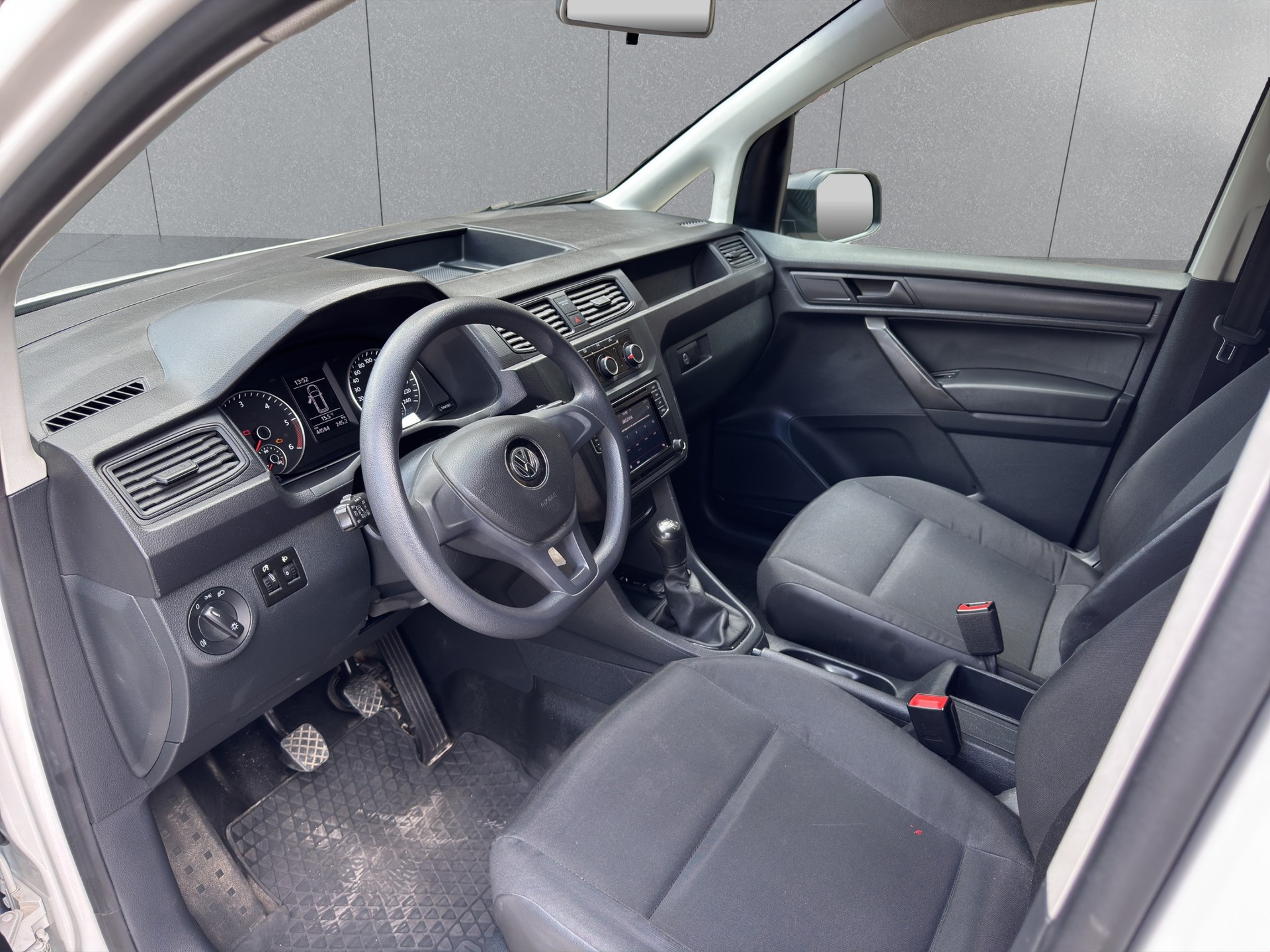 VW Caddy 2.0TDI BlueMotion Technology-image-13