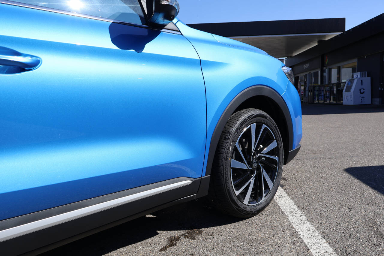 MG ZS 1.5 Hybrid+ Luxury-image-13