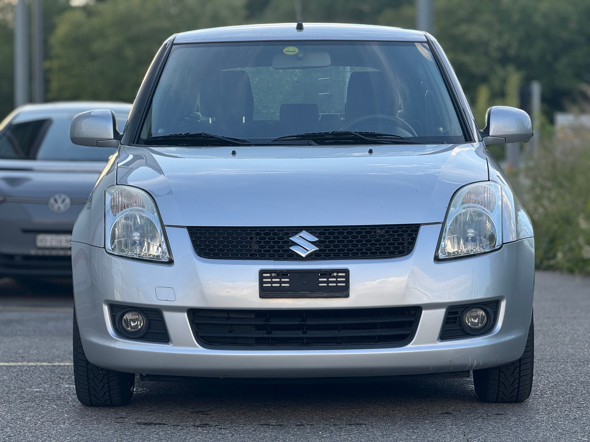 SUZUKI Swift 1.3i 16V GL Top-image-1