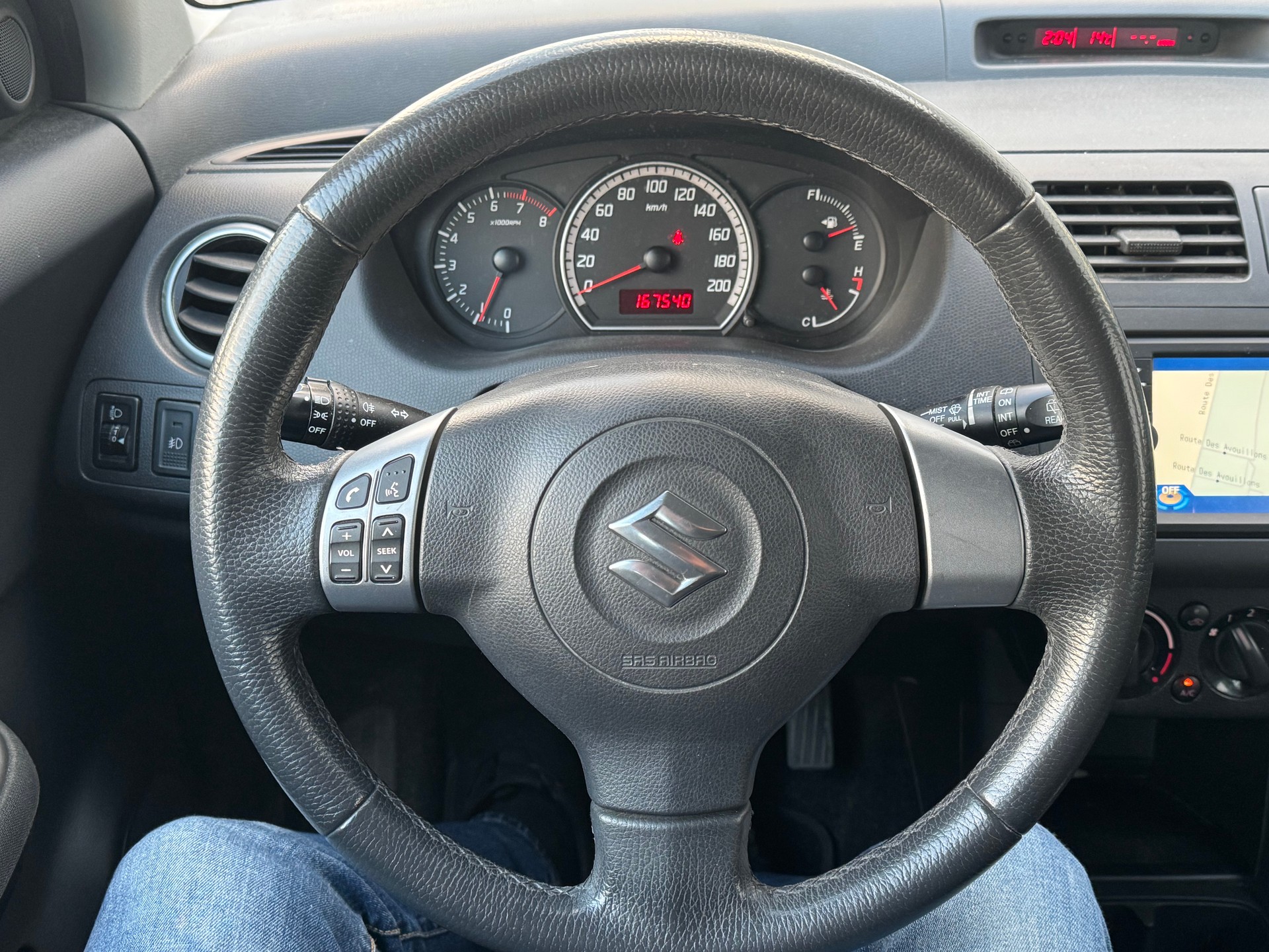 SUZUKI Swift 1.3i 16V GL Top-image-11