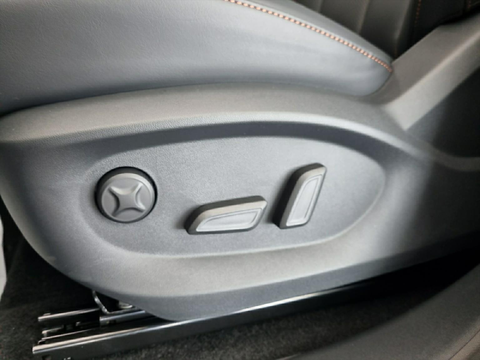 MG MG HS 1.5 T PHEV Luxury-image-9