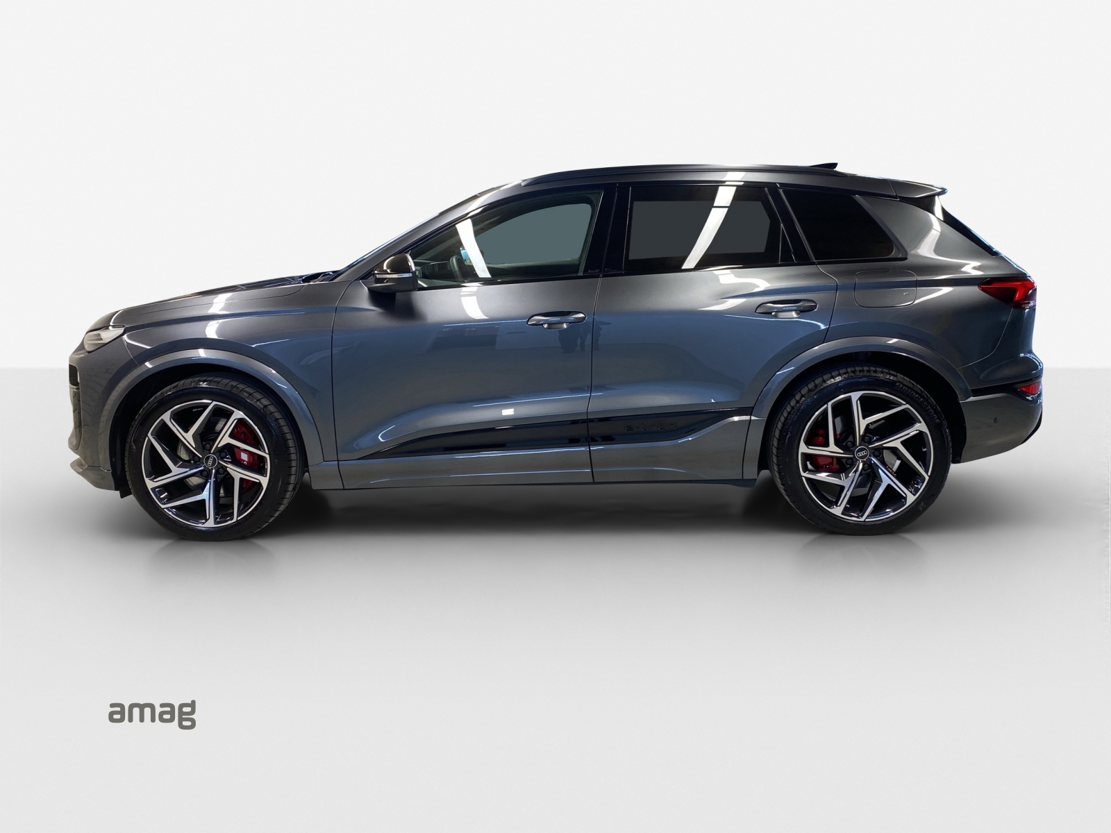 AUDI SQ6 e-tron quattro-showroom-element-1