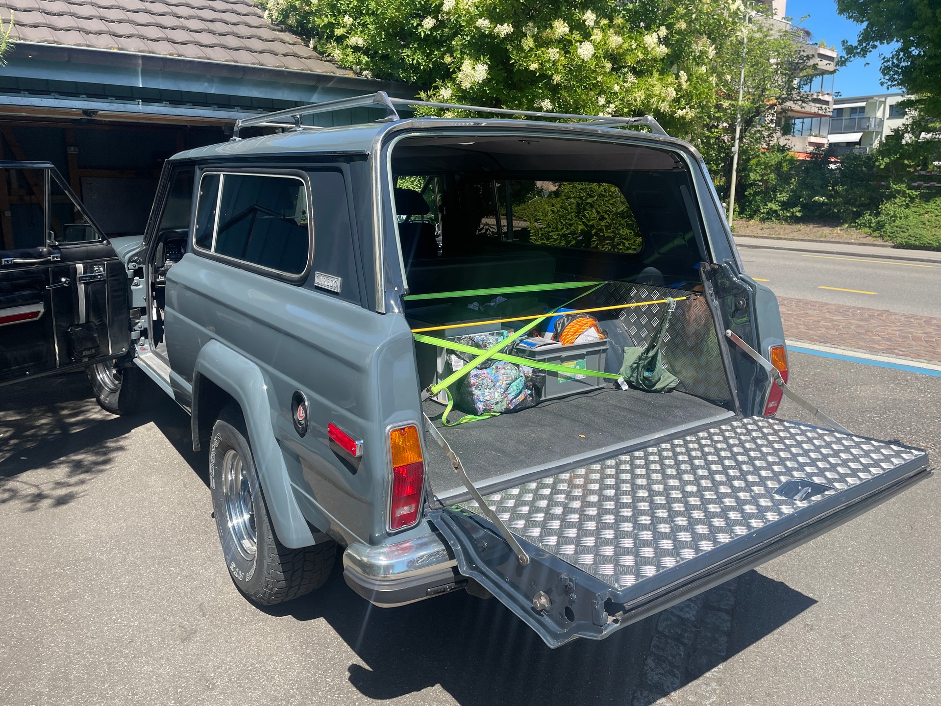 JEEP Cherokee-image-16