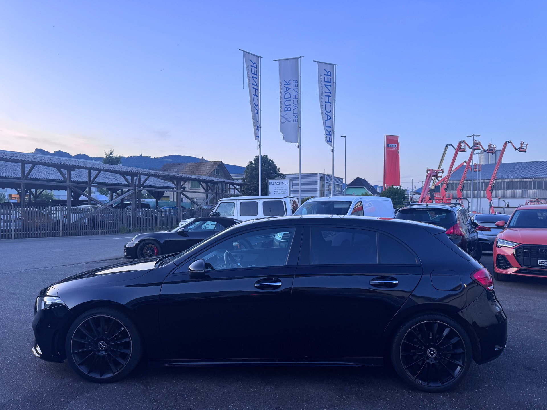 MERCEDES-BENZ A 200 AMG Line 7G-DCT-showroom-element-2