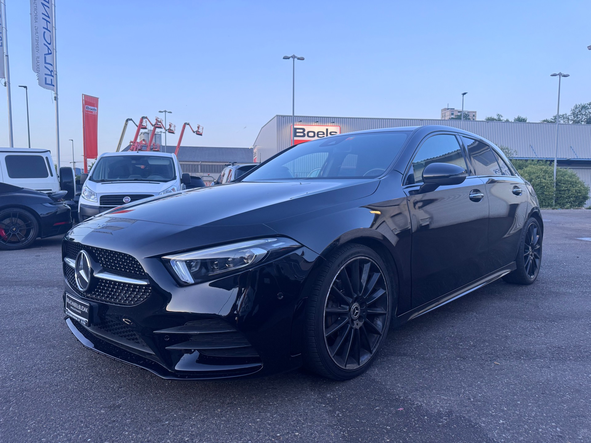 MERCEDES-BENZ A 200 AMG Line 7G-DCT-showroom-element-1