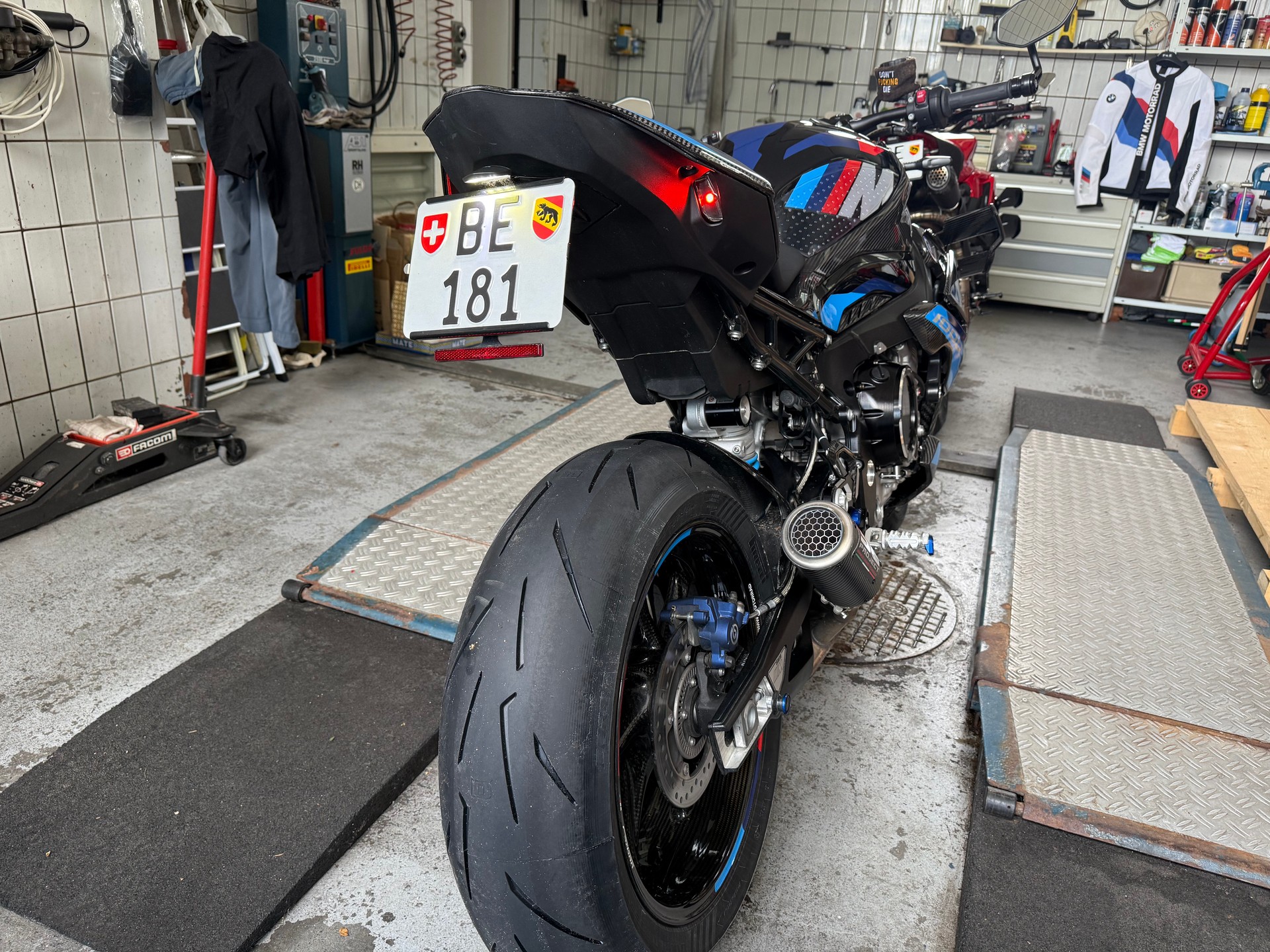 BMW M 1000 R Competition Full Carbon-image-4