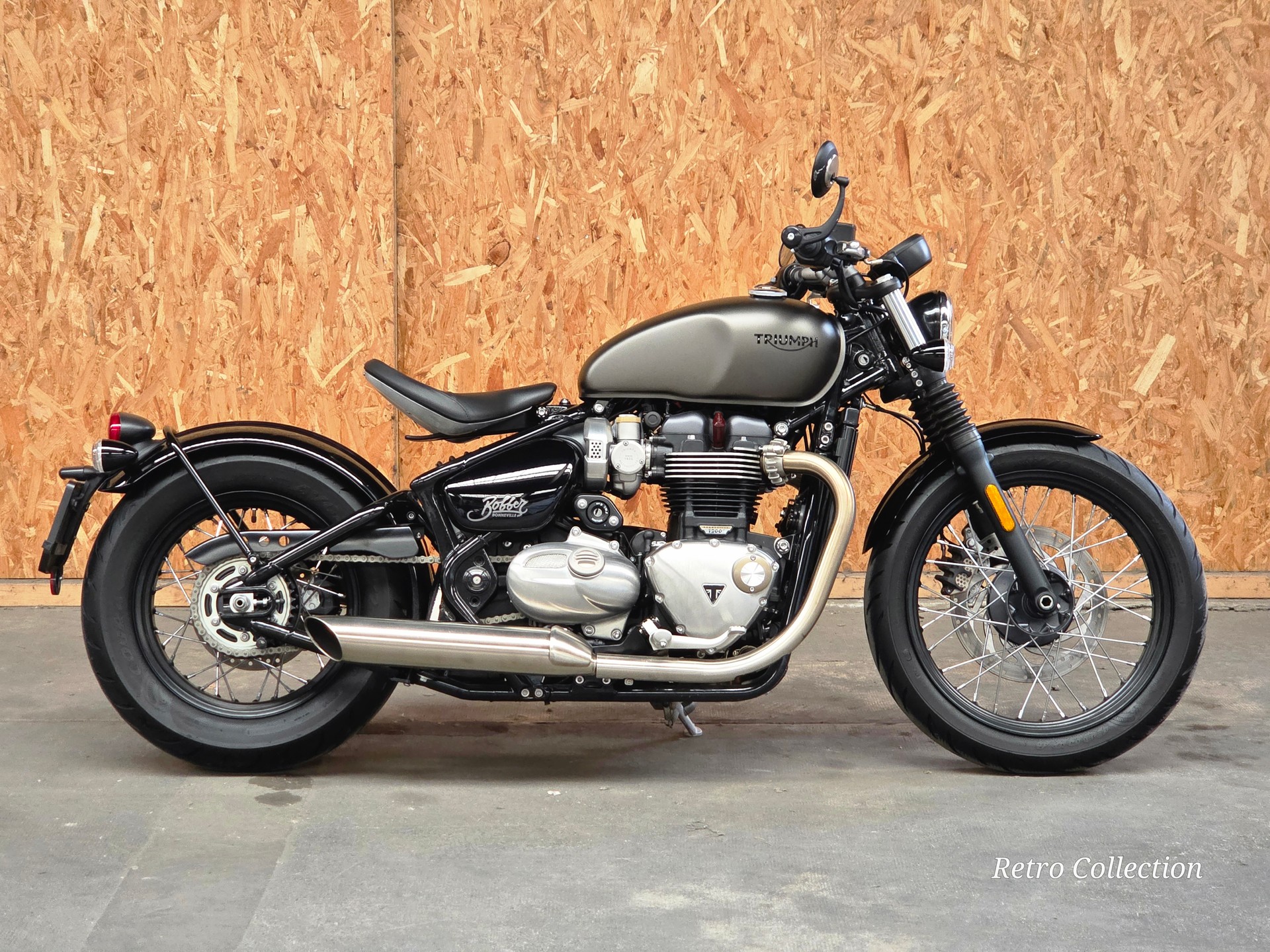 TRIUMPH TRIUMPH Bonneville 1200 Bobber ABS - 1ère main - superbe configuration- carnet de services - 1'000 kilomètres ! à saisir !-image-1