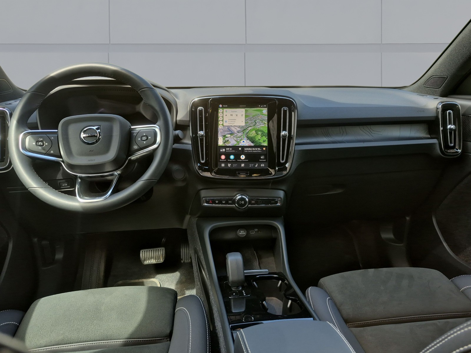 VOLVO C40 Recharge Twin Ultimate AWD-image-11