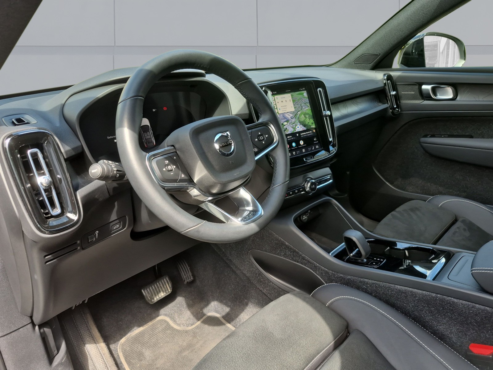 VOLVO C40 Recharge Twin Ultimate AWD-image-10