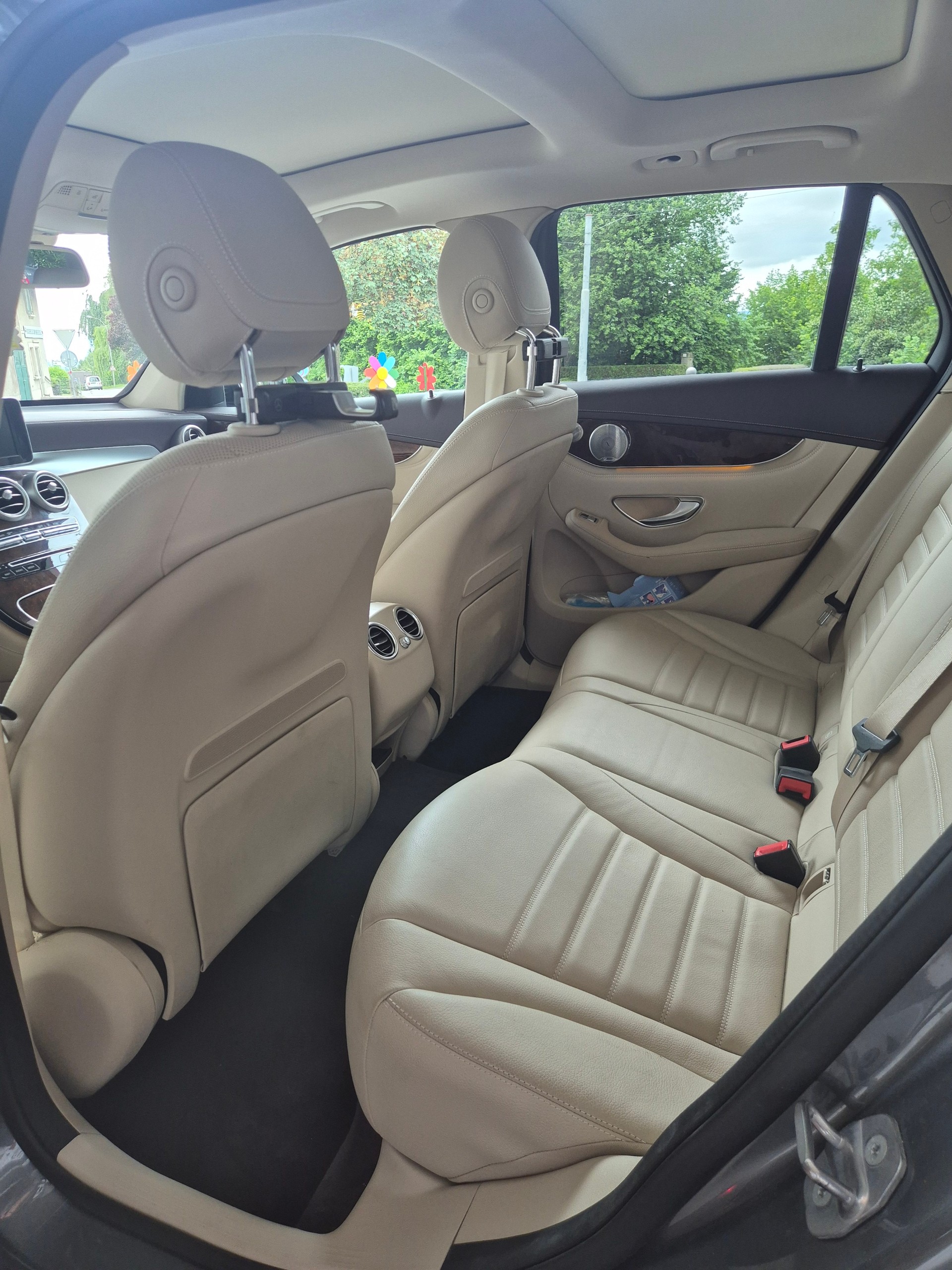 MERCEDES-BENZ GLC 250 AMG Line 4Matic 9G-Tronic-image-11