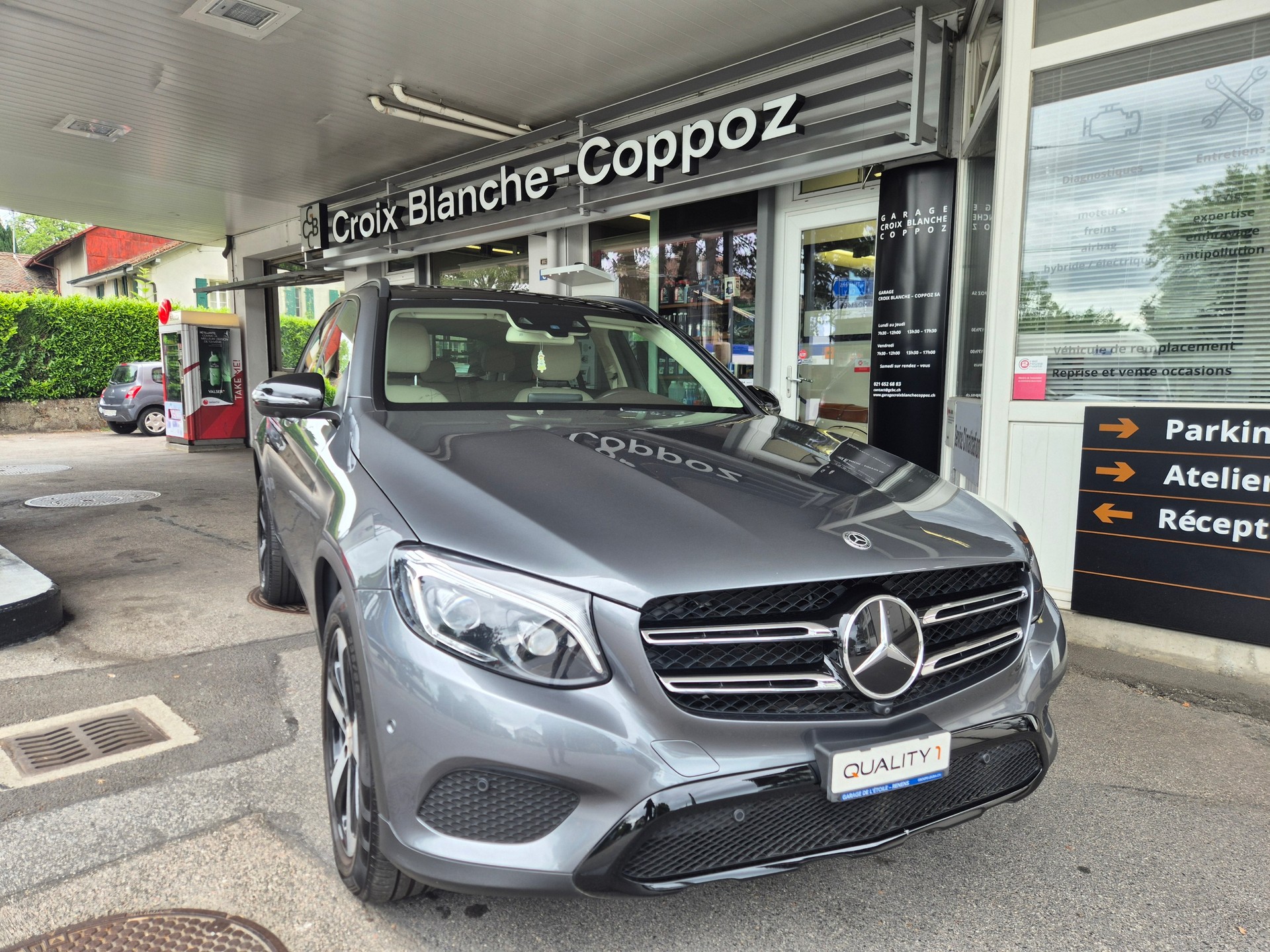 MERCEDES-BENZ GLC 250 AMG Line 4Matic 9G-Tronic