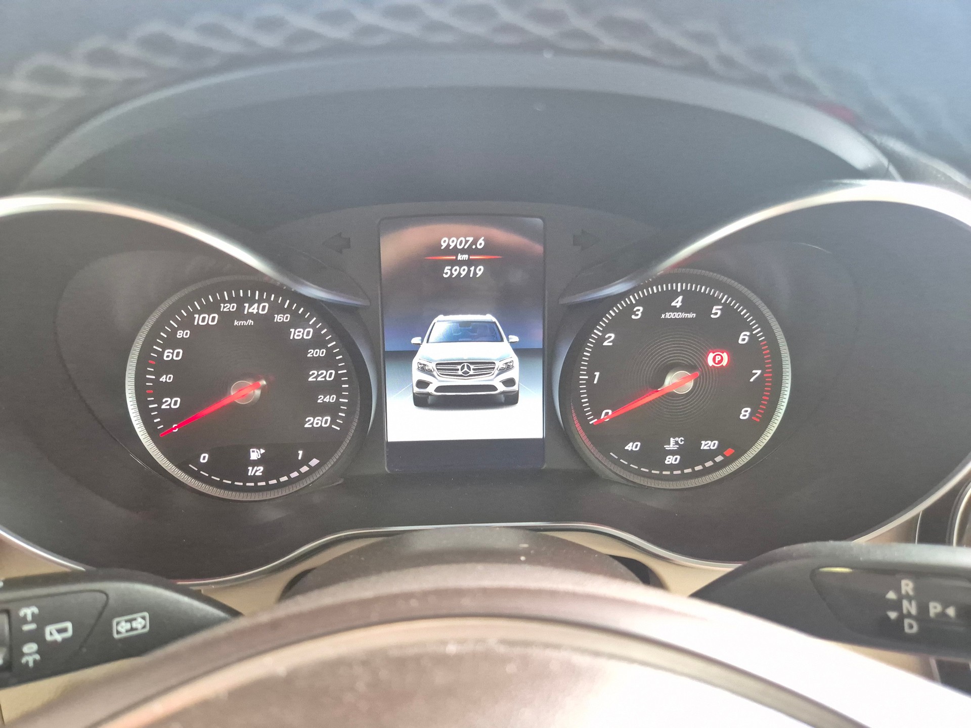 MERCEDES-BENZ GLC 250 AMG Line 4Matic 9G-Tronic-image-14