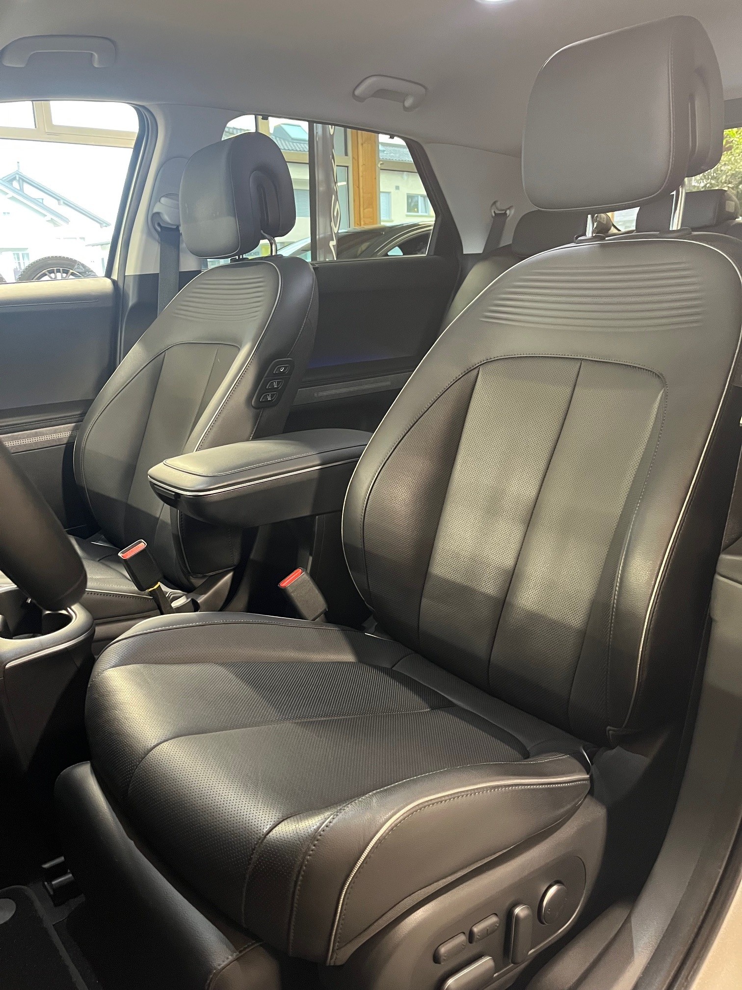 HYUNDAI Ioniq 5 72kWh First Edition 4WD-image-13