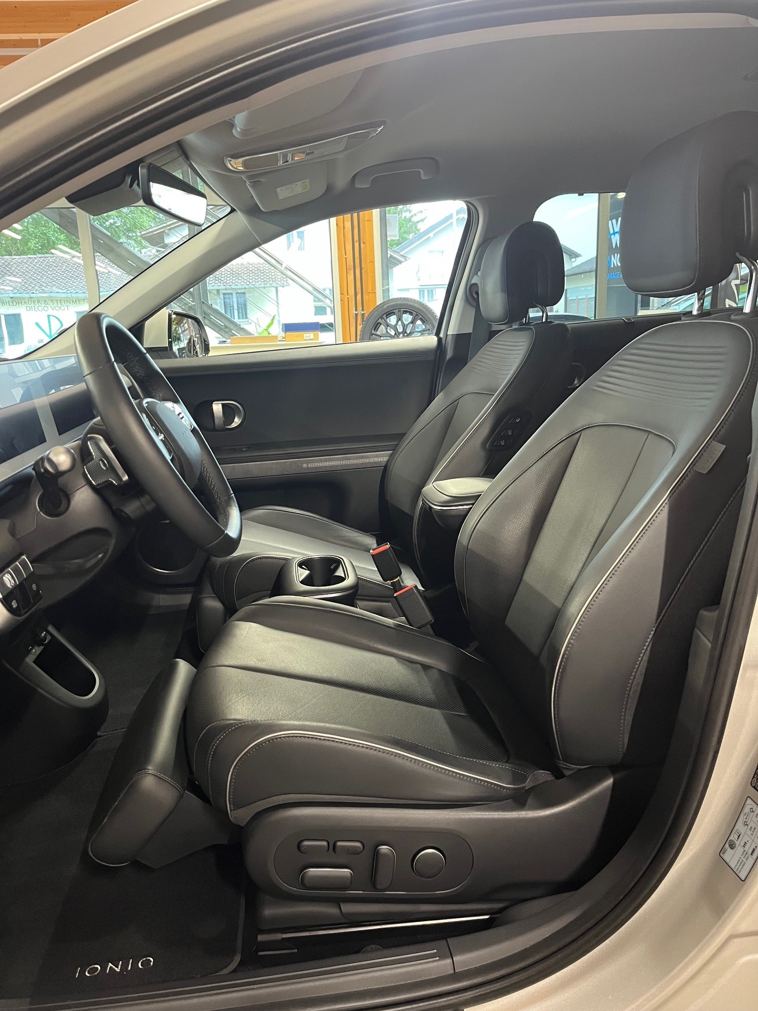 HYUNDAI Ioniq 5 72kWh First Edition 4WD-image-6