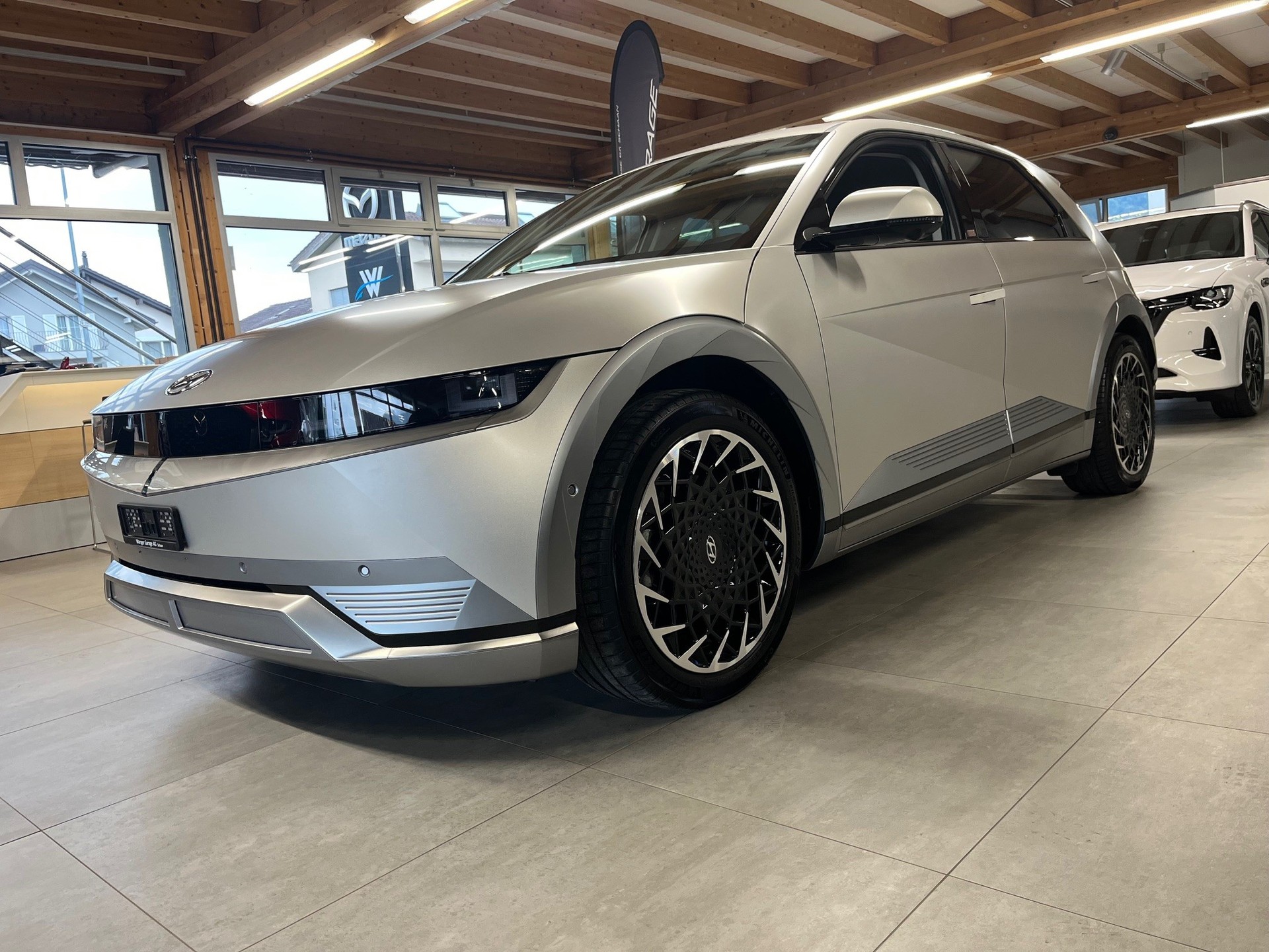 HYUNDAI Ioniq 5 72kWh First Edition 4WD-image-2
