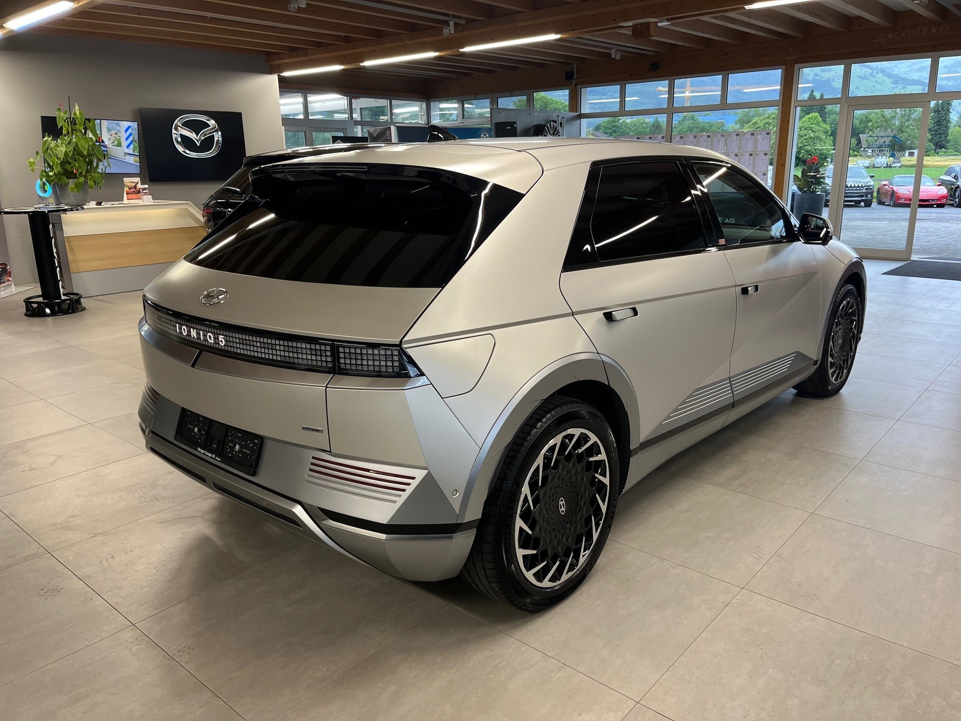 HYUNDAI Ioniq 5 72kWh First Edition 4WD-image-3