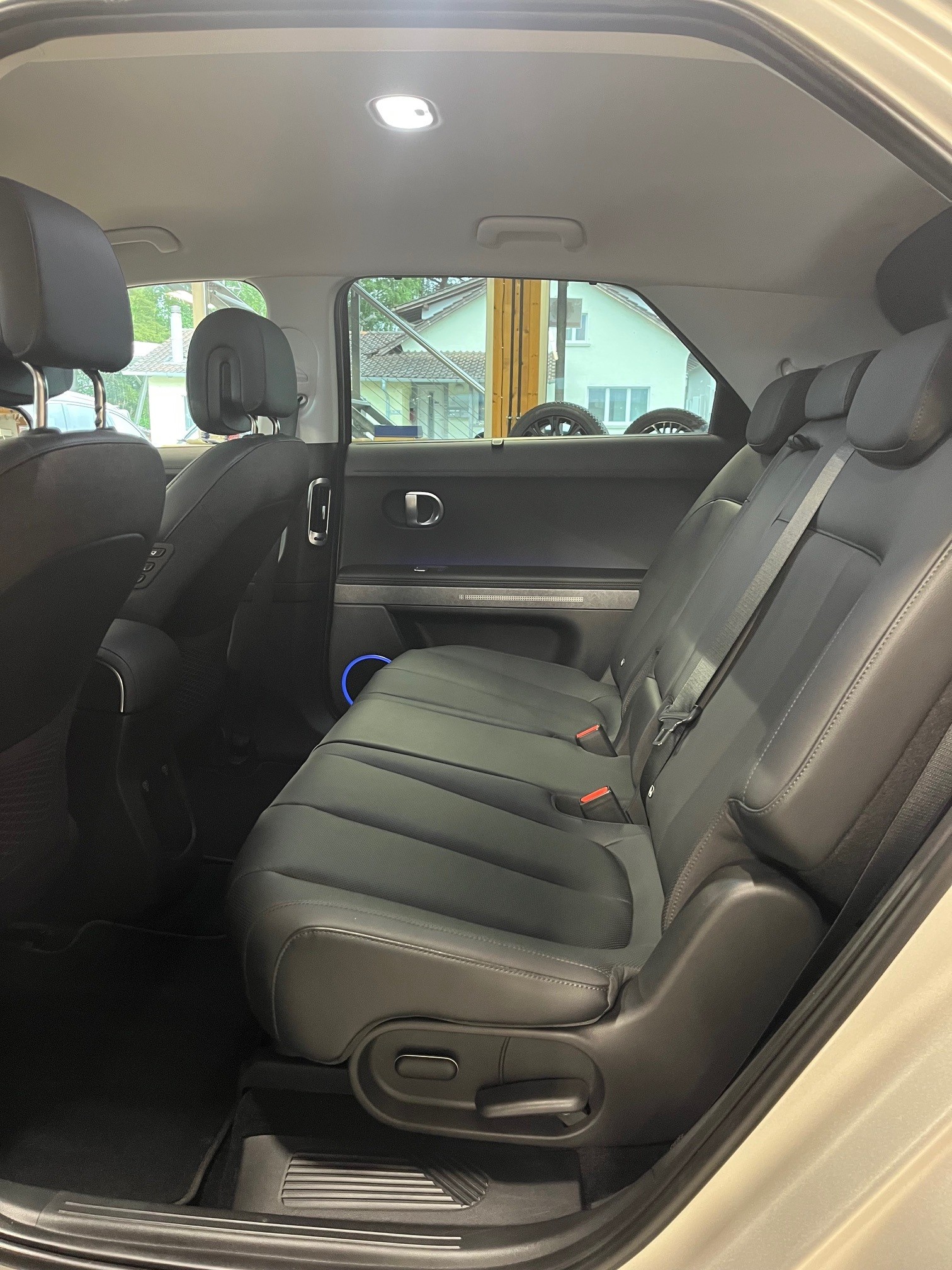 HYUNDAI Ioniq 5 72kWh First Edition 4WD-image-7