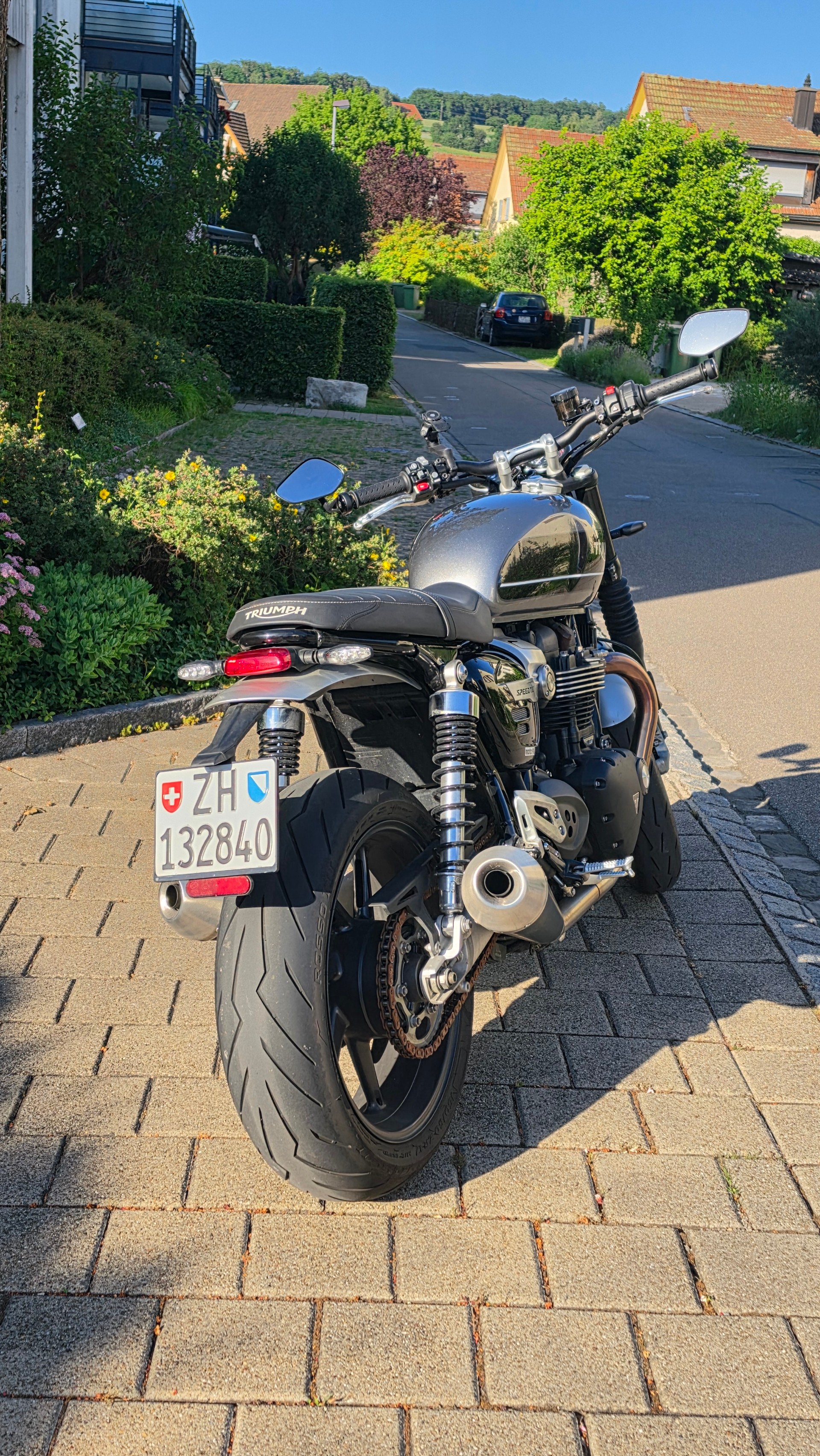 TRIUMPH Speed Twin 1200-image-9