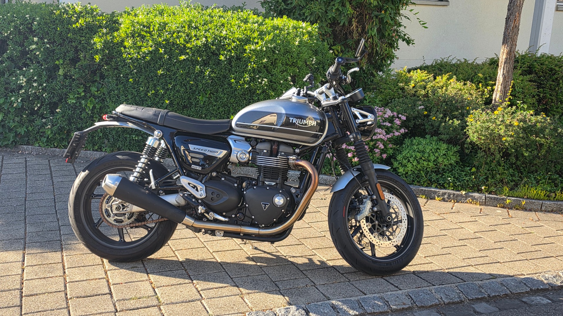 TRIUMPH Speed Twin 1200-image-8