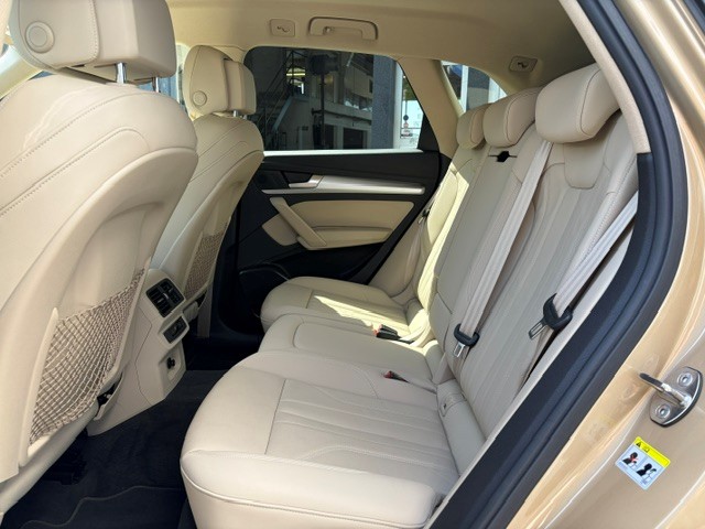 AUDI Q5 2.0 45 TFSI Advanced quattro S-Tronic-image-10