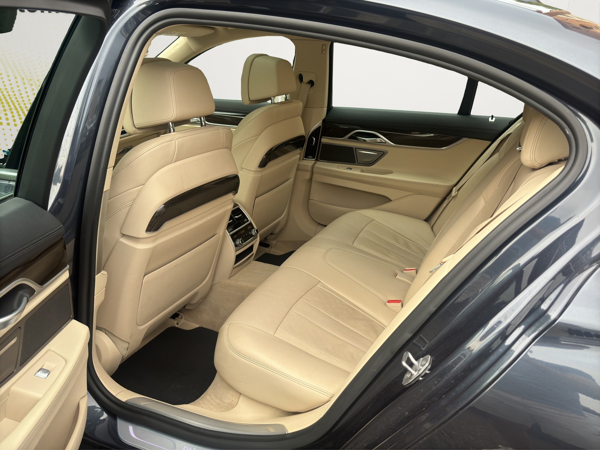 BMW 750i xDrive (CH) Swiss Premium / Neue Bremsen!-image-14