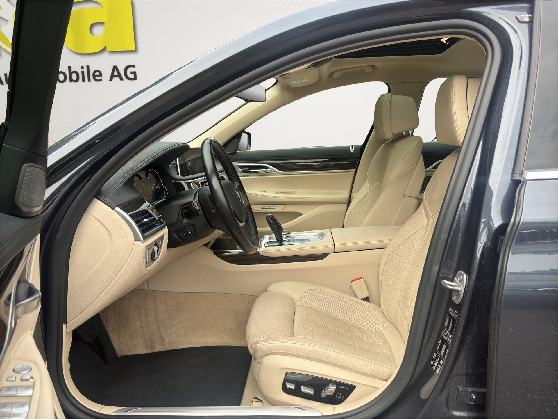 BMW 750i xDrive (CH) Swiss Premium / Neue Bremsen!-image-12