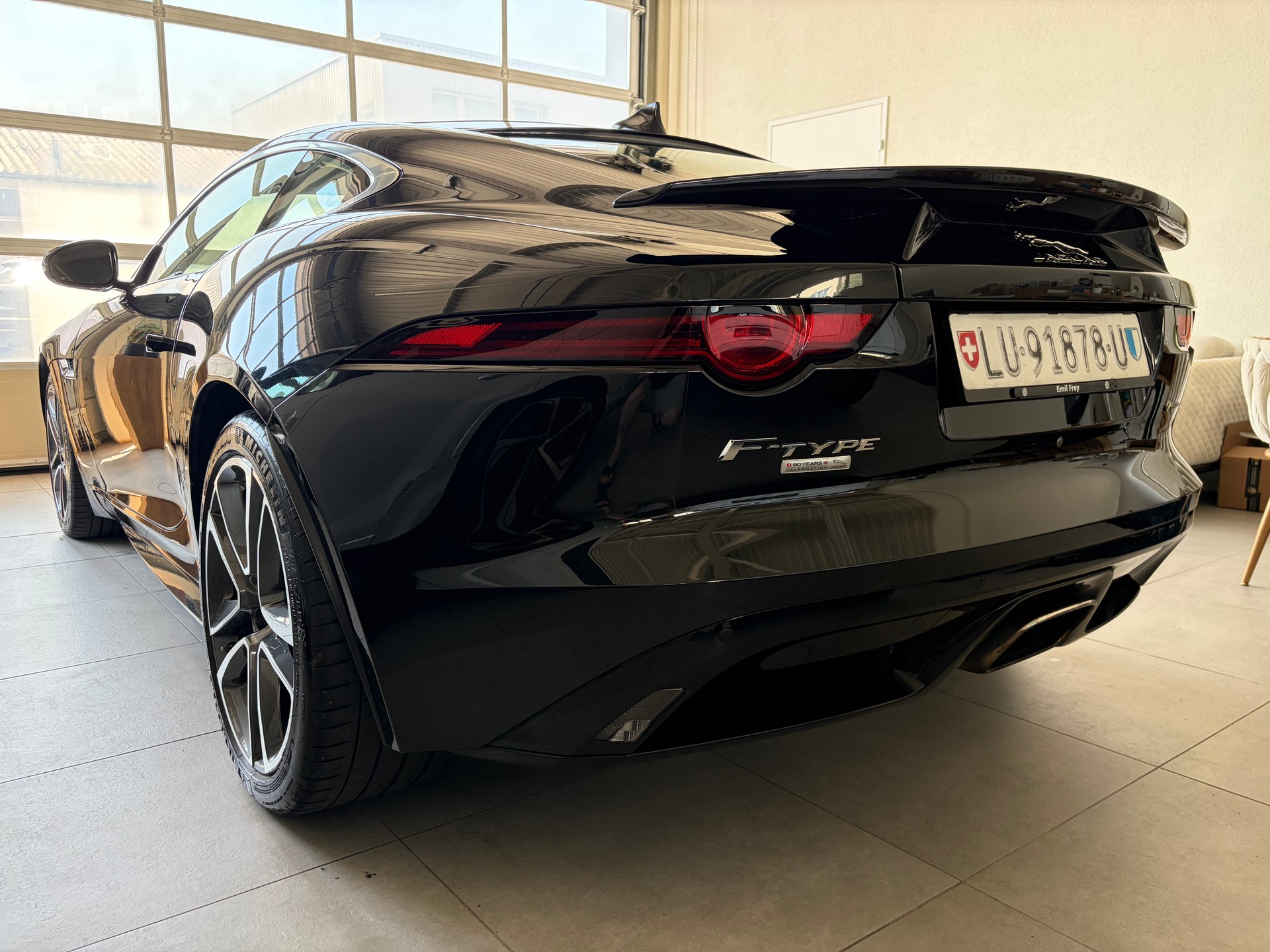JAGUAR F-Type 2.0 I4 R-Dynamic Automatik-image-9