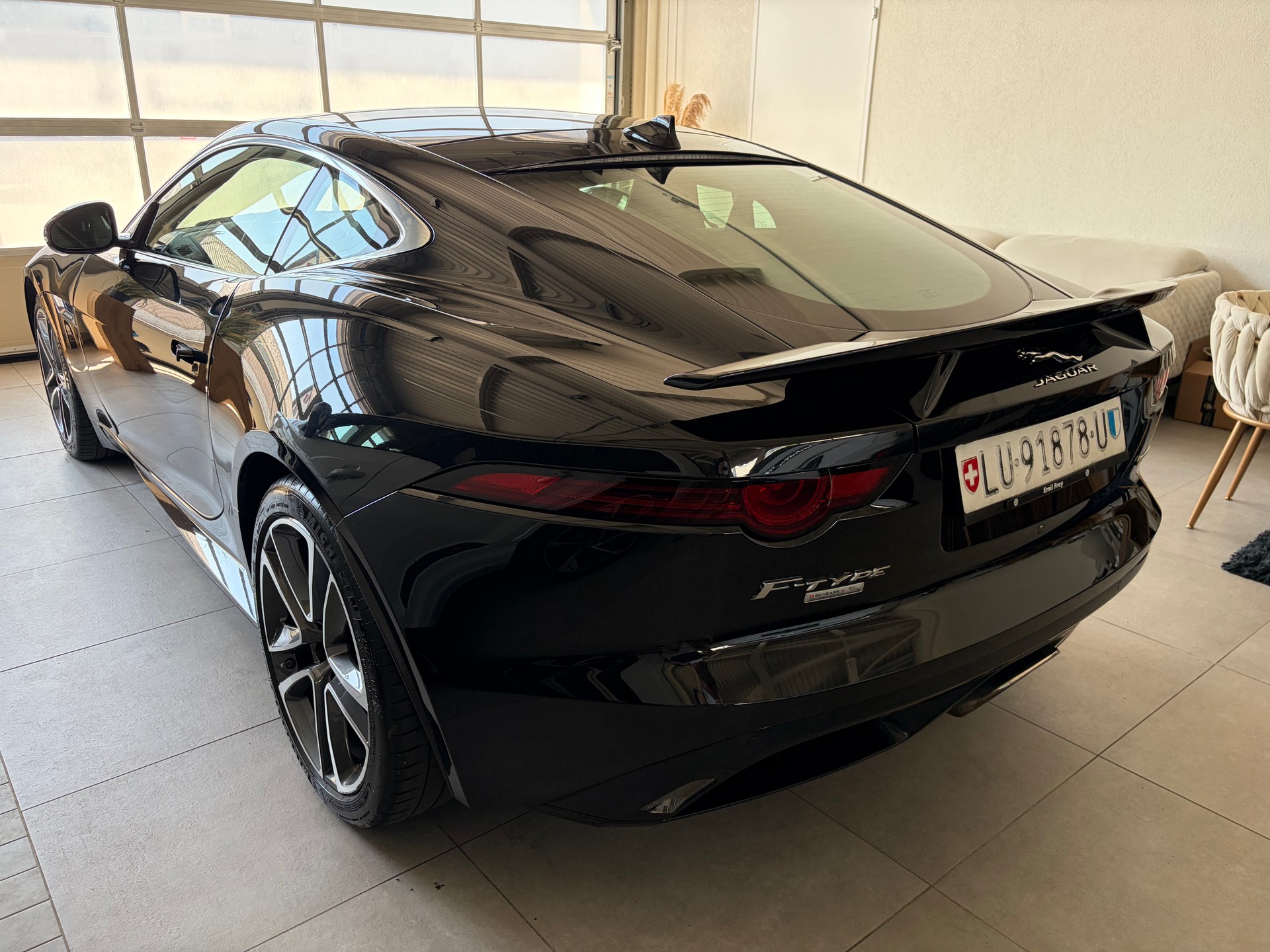 JAGUAR F-Type 2.0 I4 R-Dynamic Automatik-image-5