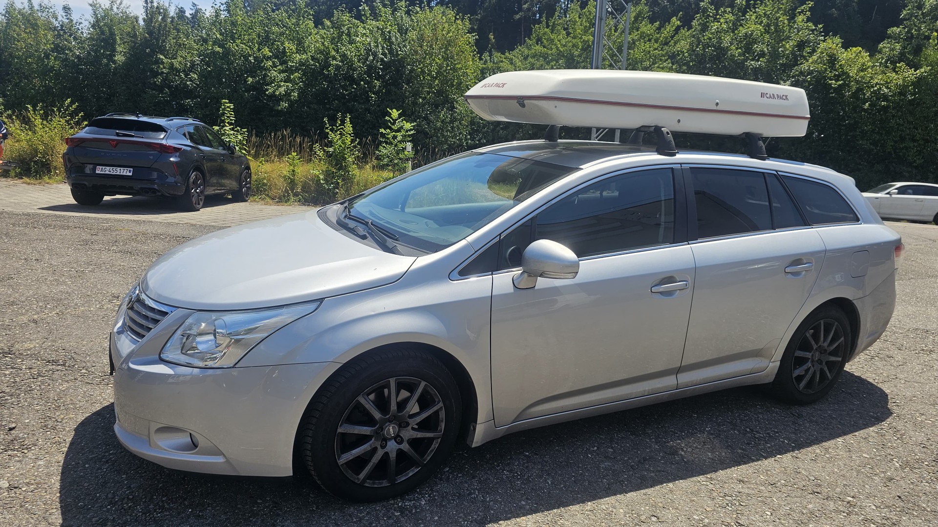 TOYOTA Avensis Sportswagon 2.2D-4D Linea Sol-image-1