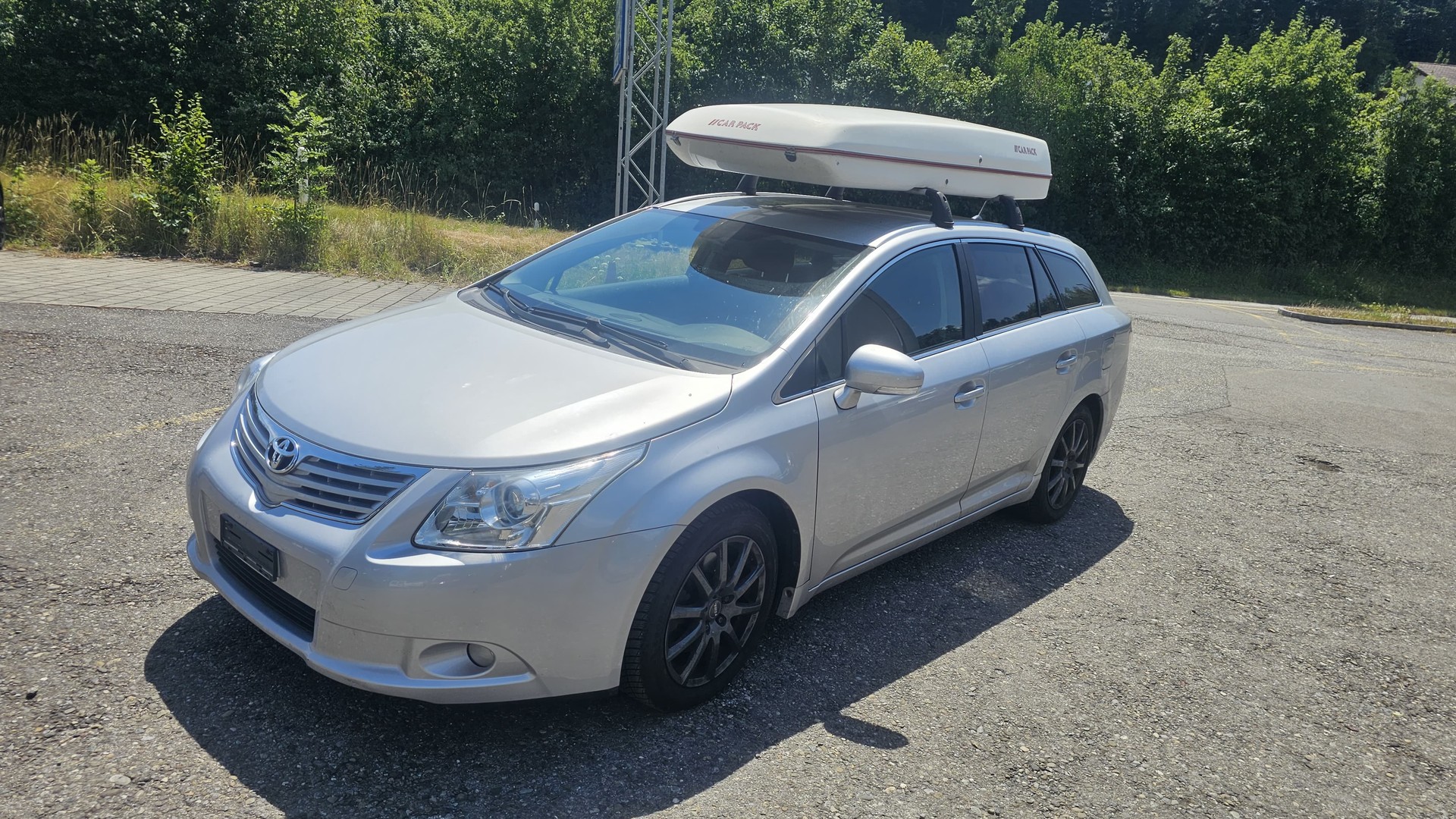 TOYOTA Avensis Sportswagon 2.2D-4D Linea Sol-image-2