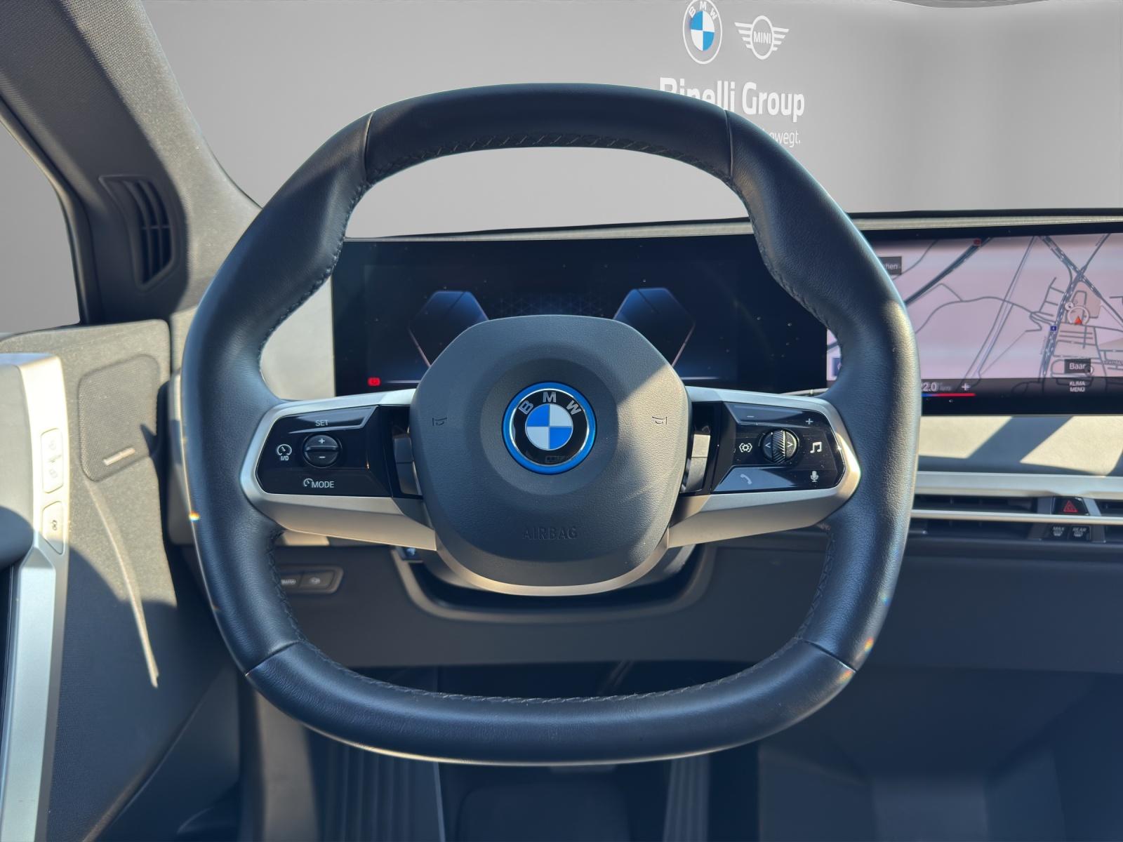 BMW iX xDrive50-image-11