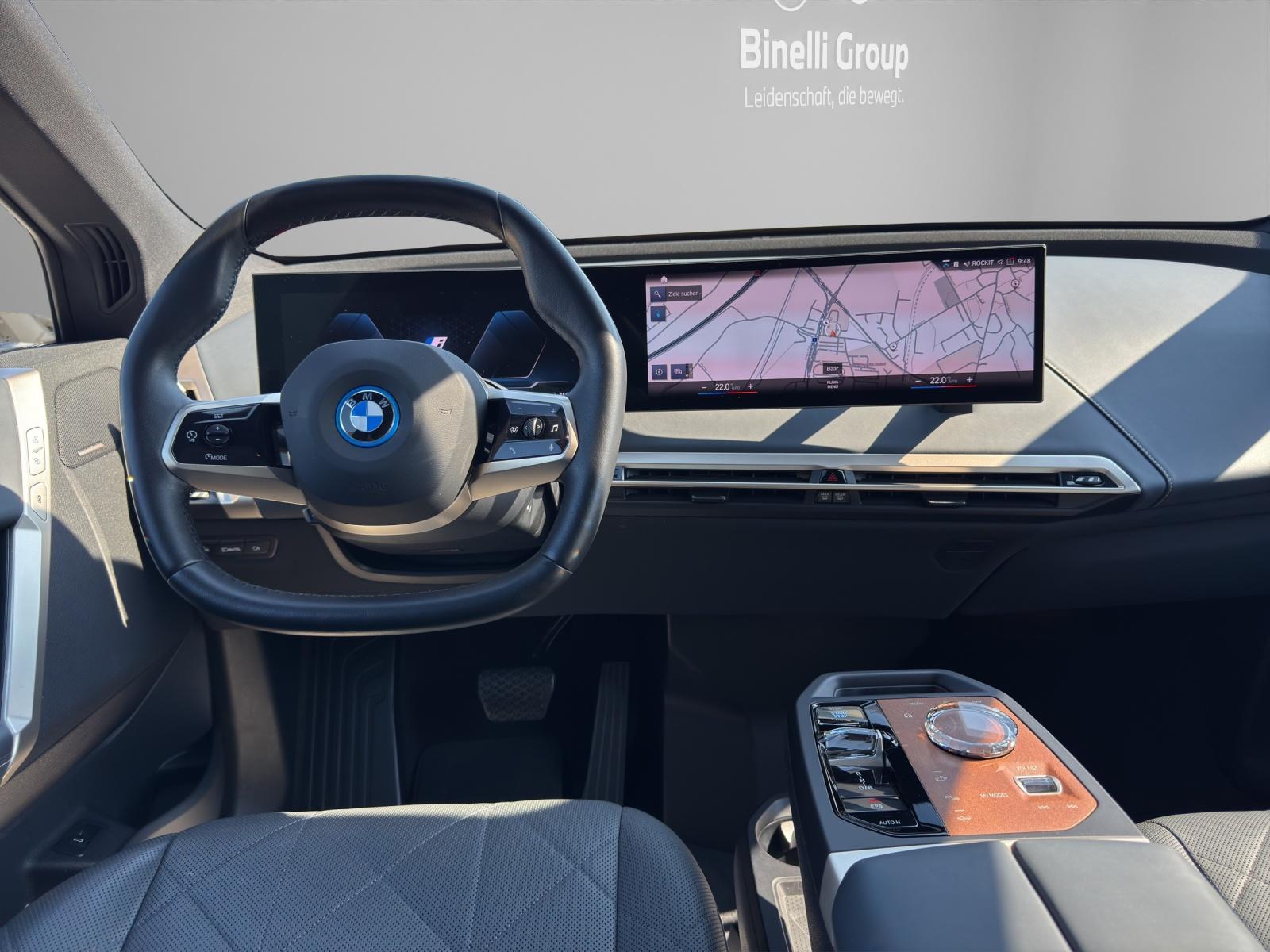 BMW iX xDrive50-image-10