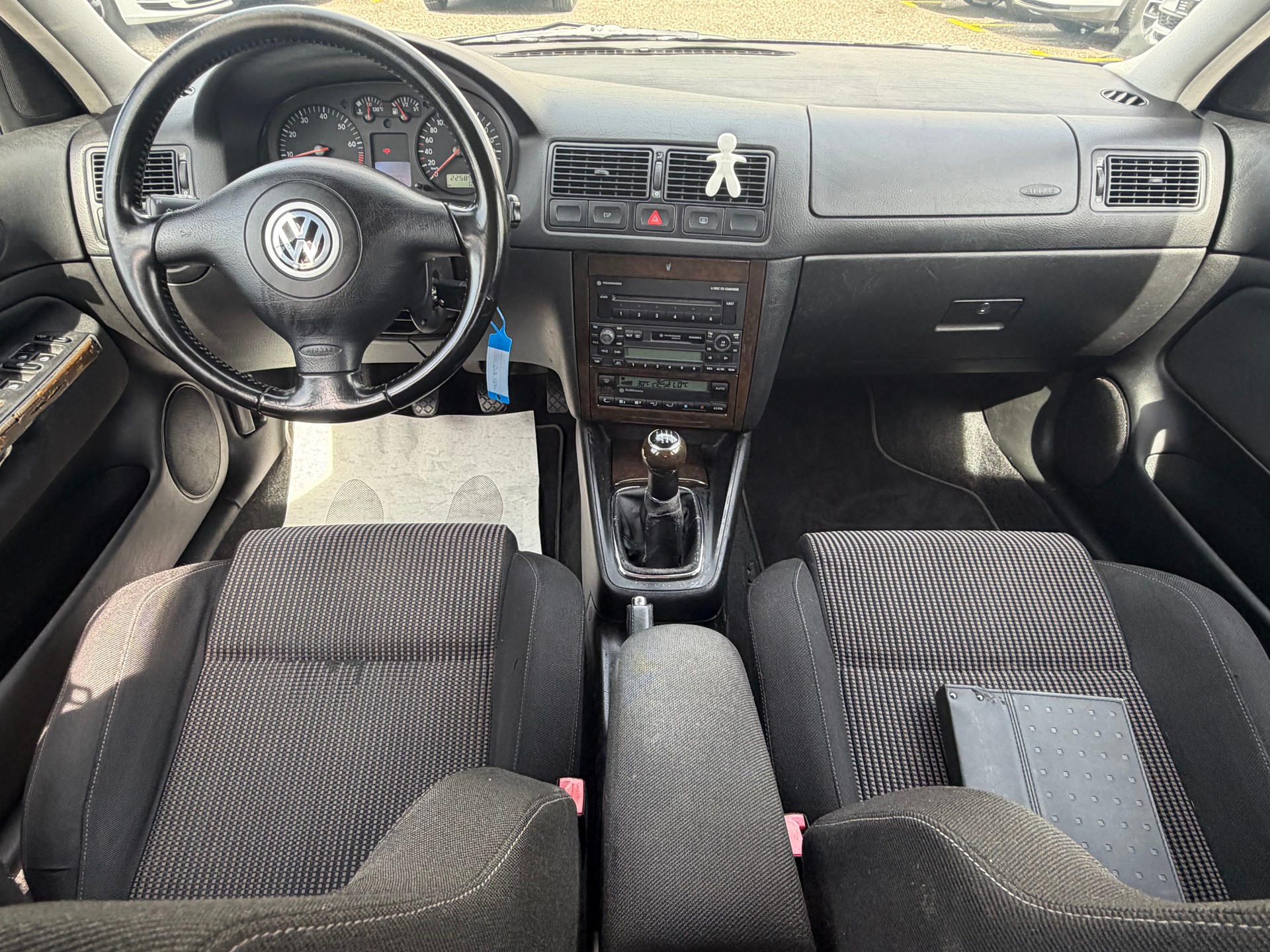 VW Golf 1.8 T GTI-image-10