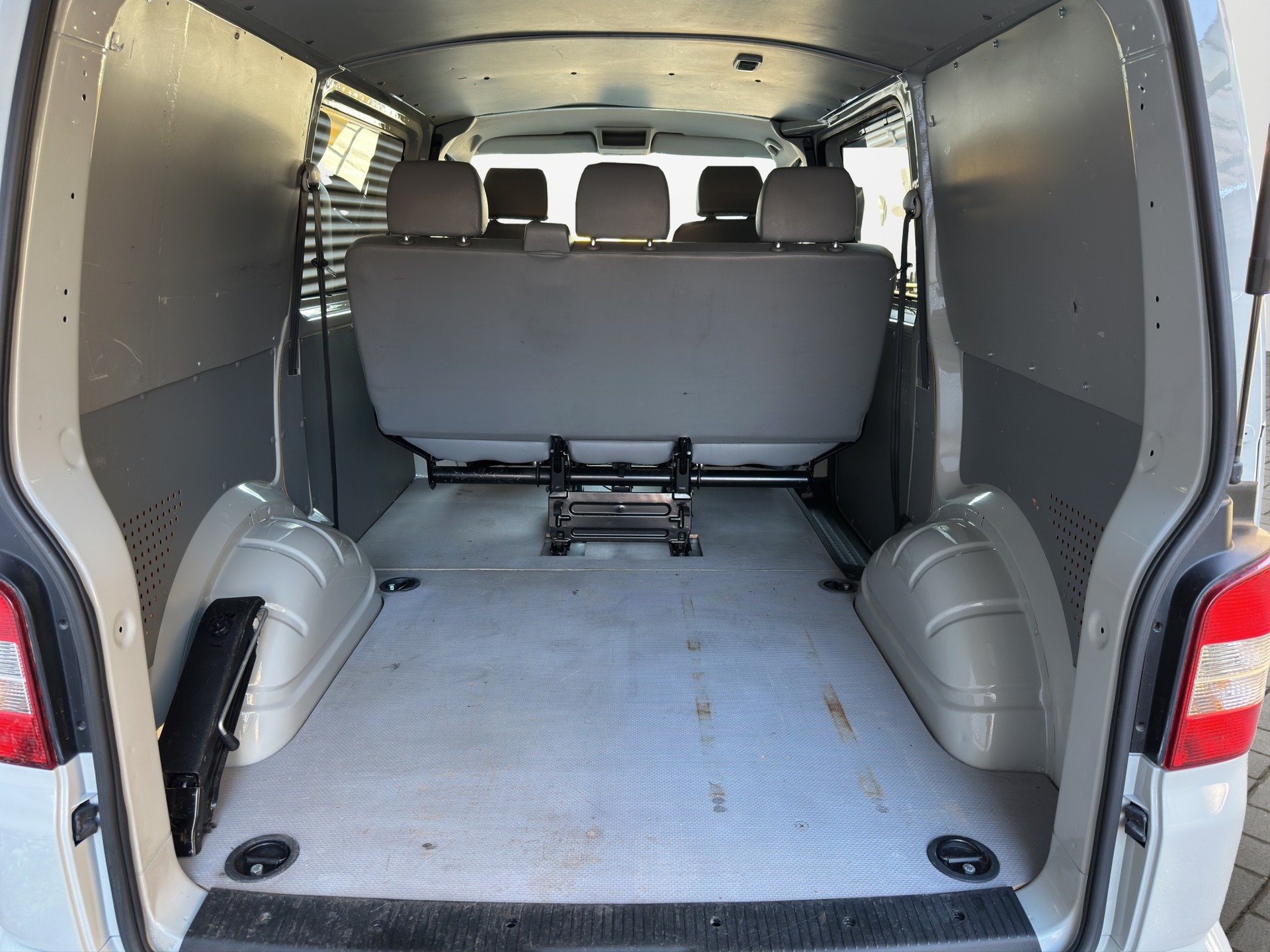 VW T5 2.0 TDI 4Motion-image-16