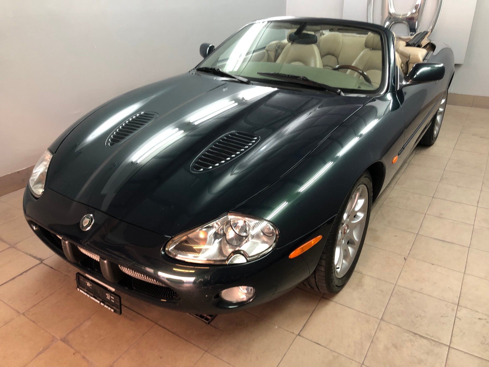 JAGUAR XKR S/C Convertible-image-1