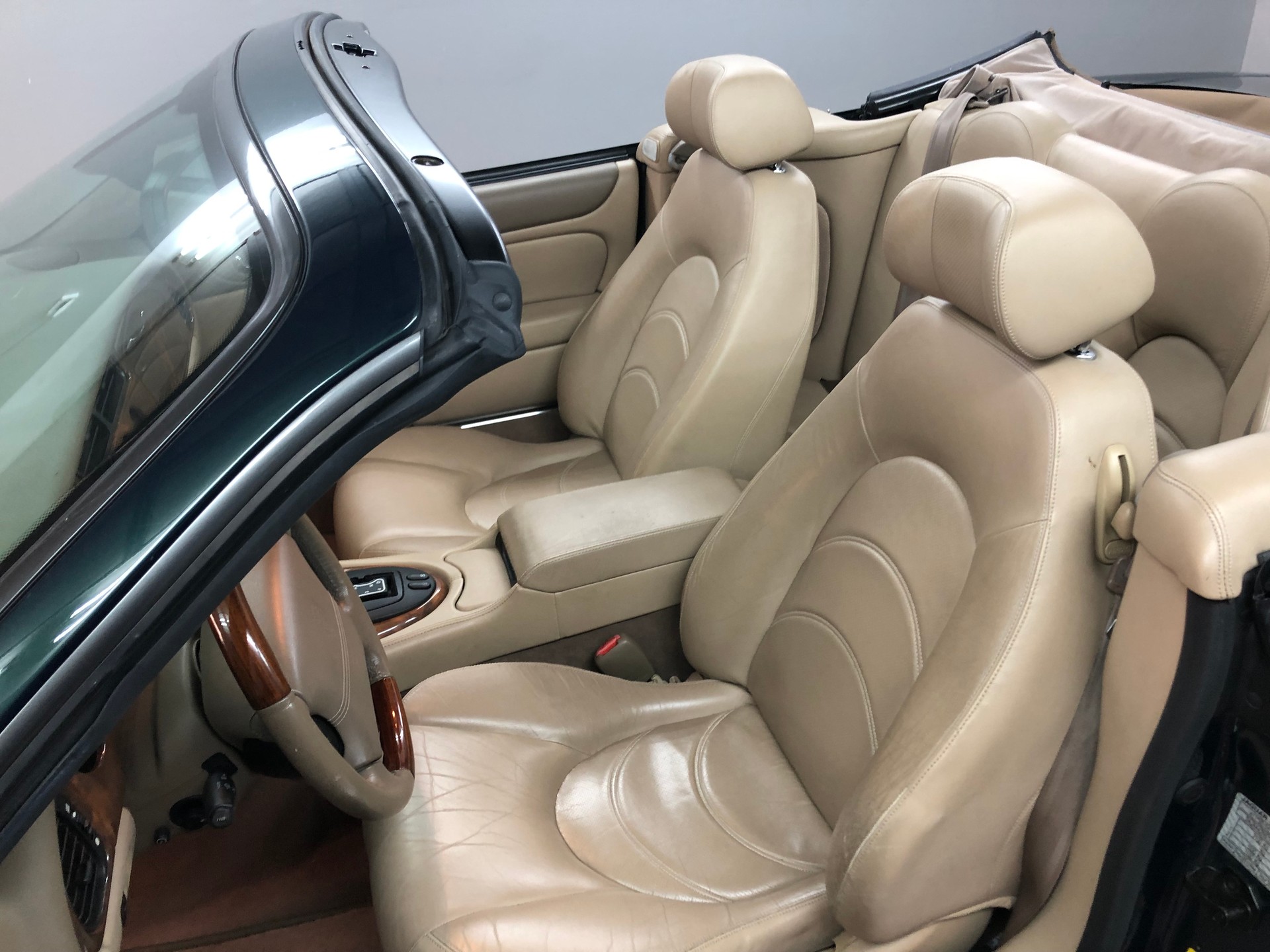 JAGUAR XKR S/C Convertible-image-8
