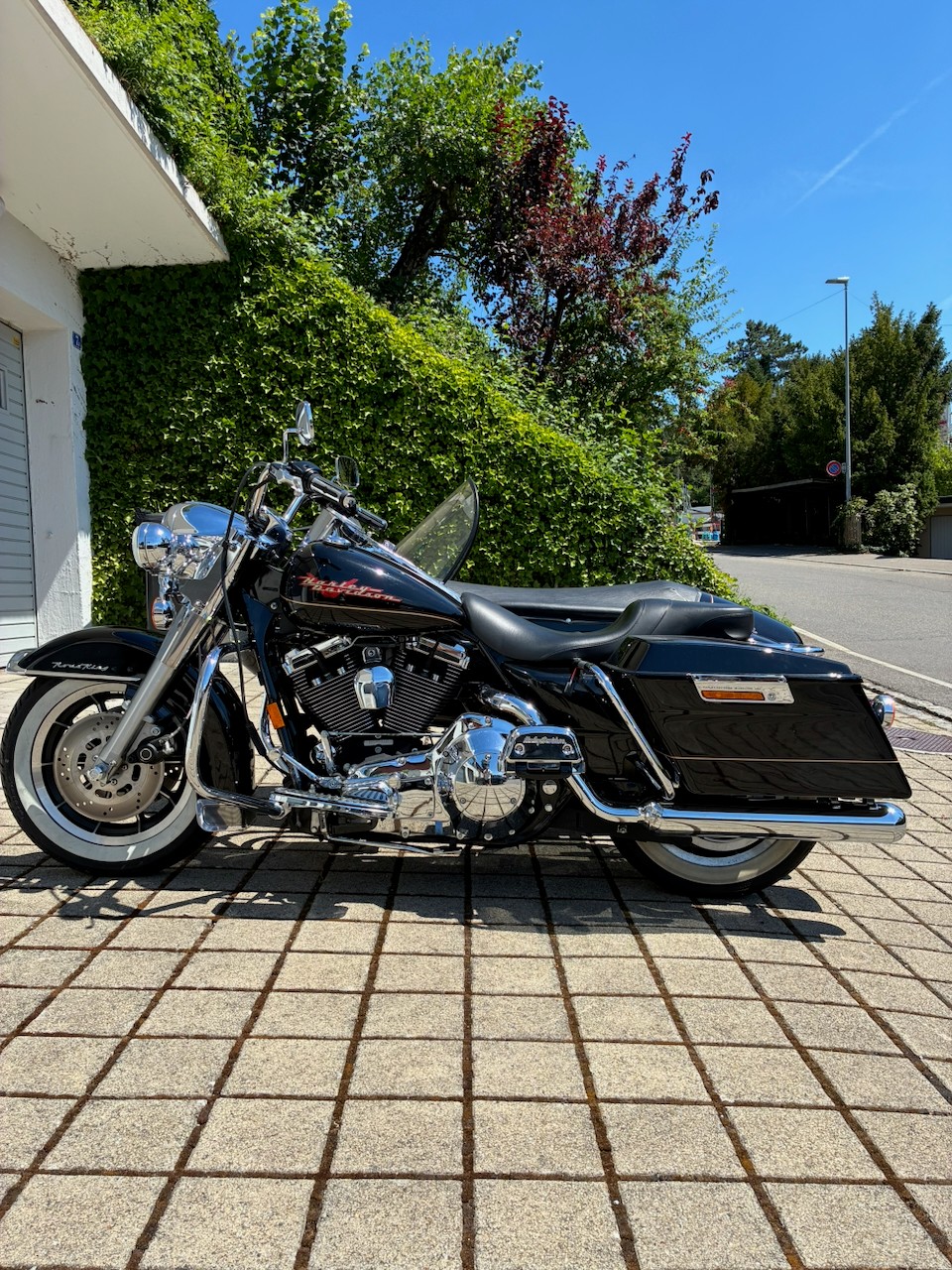 HARLEY-DAVIDSON FLHRI Road King-image-1