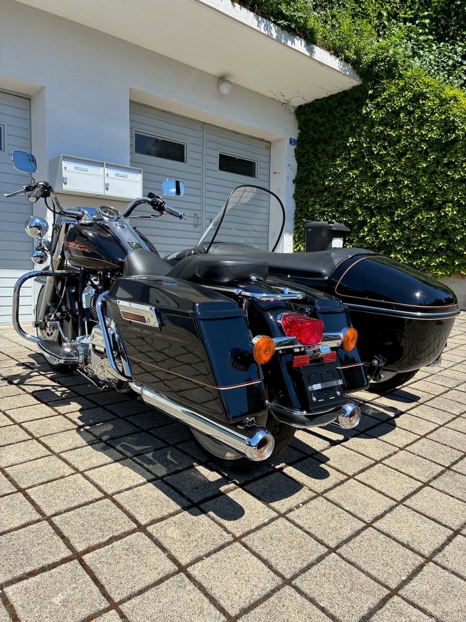 HARLEY-DAVIDSON FLHRI Road King-image-2