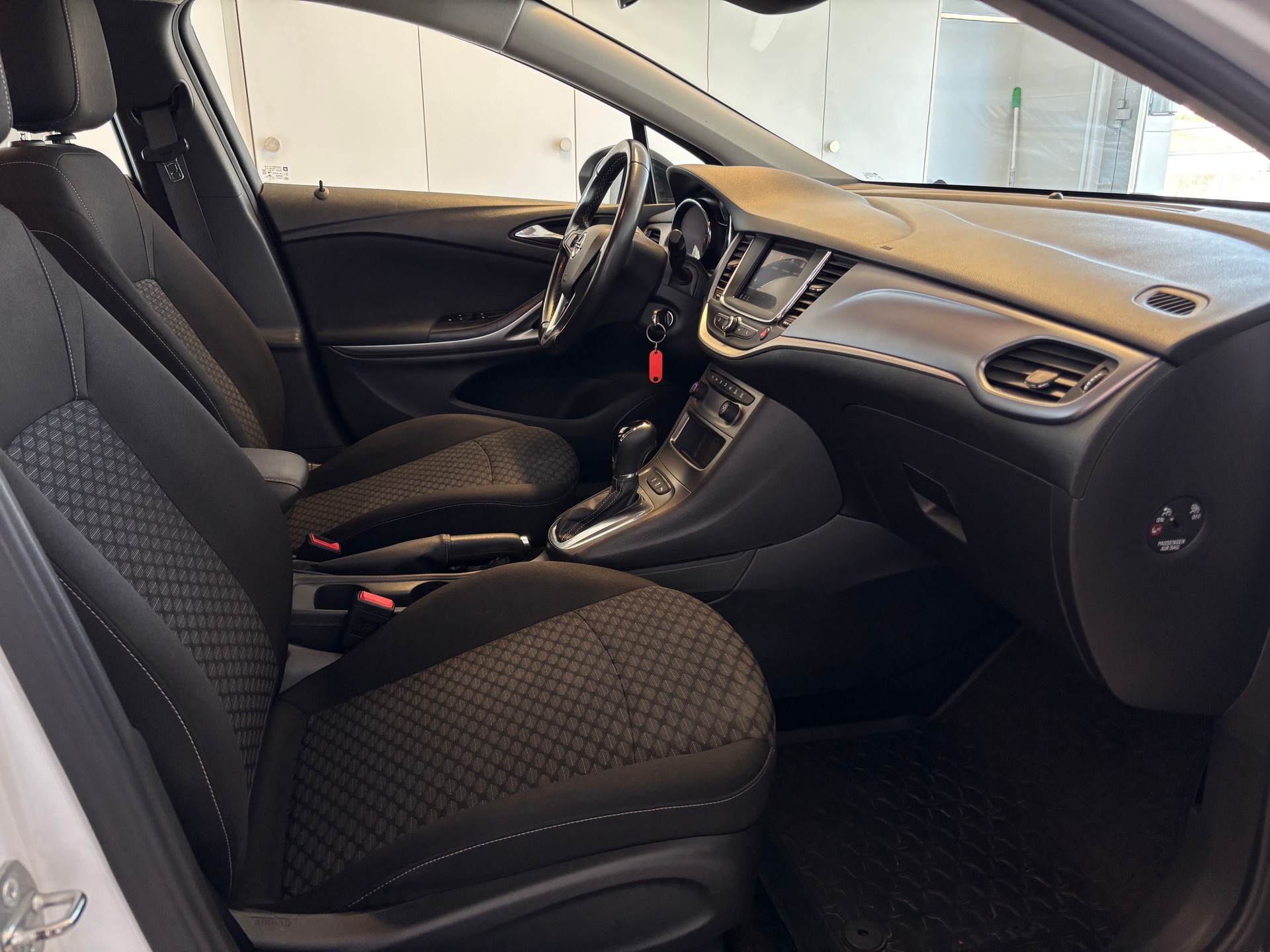 OPEL Astra Sports Tourer 1.4i Turbo Edition-image-9