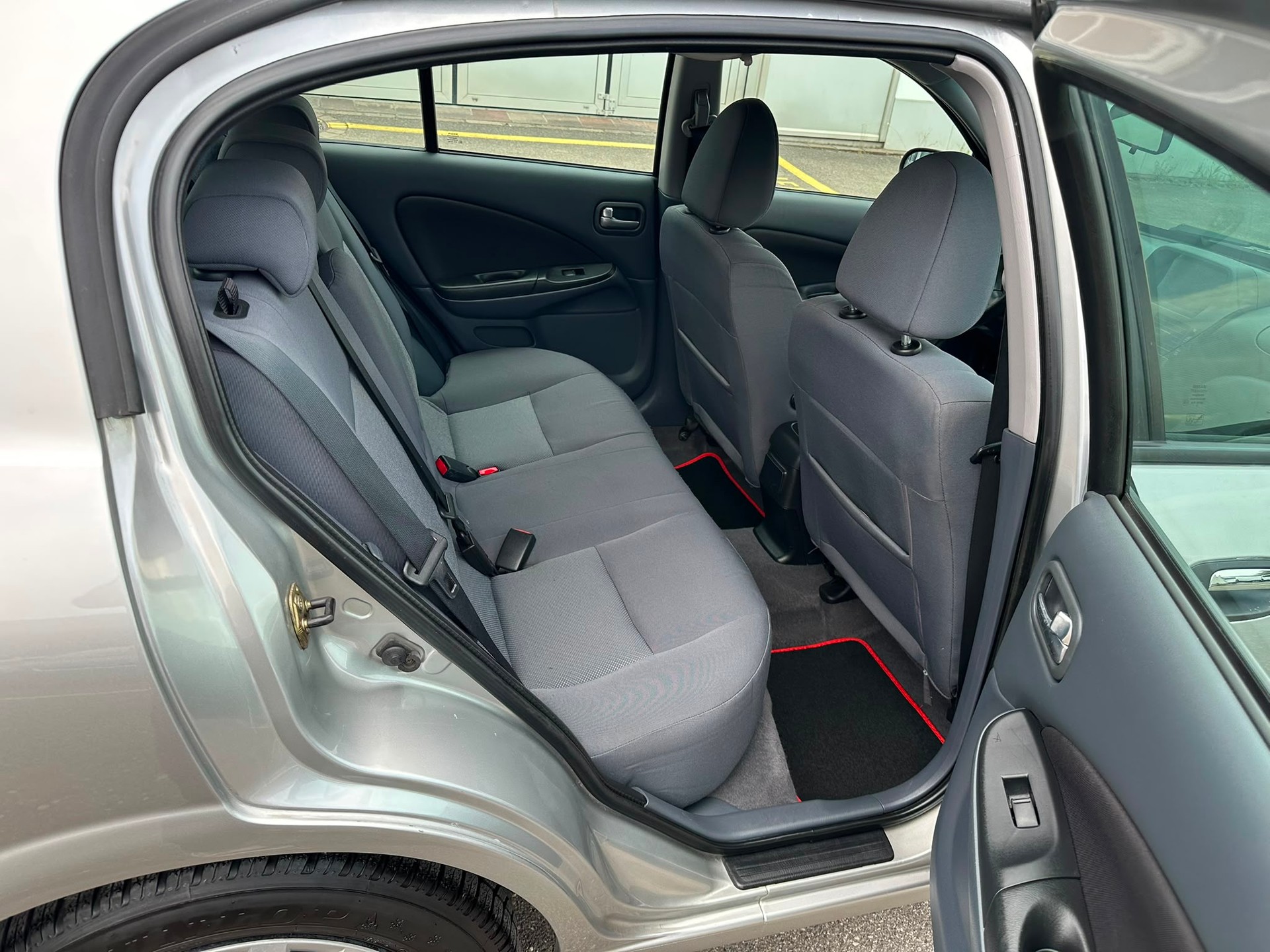 NISSAN Almera 1.8 16V business-image-12