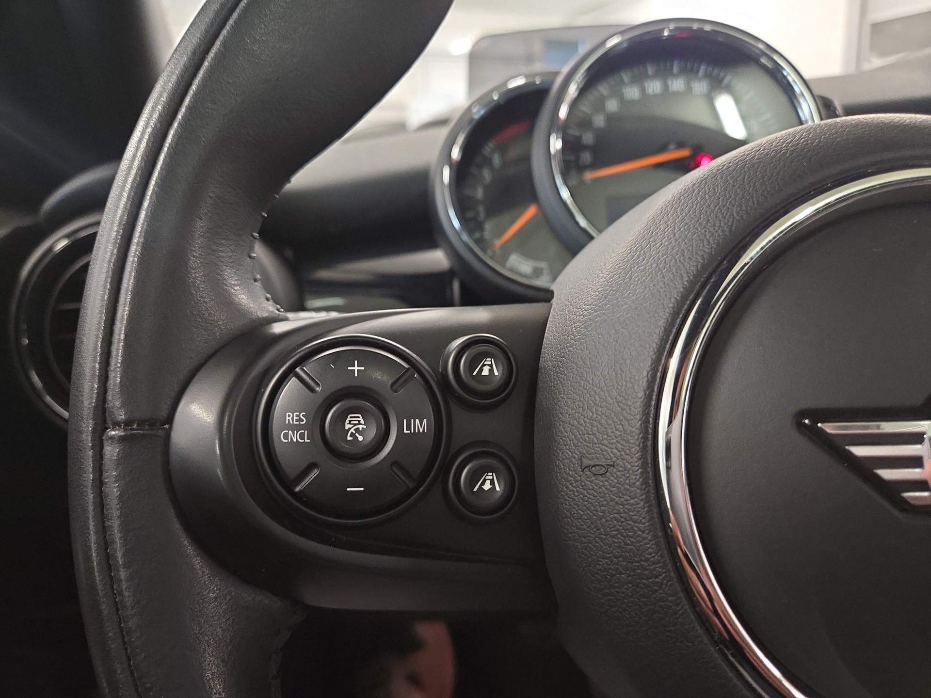 MINI Cooper Blackyard Steptronic DKG-image-13