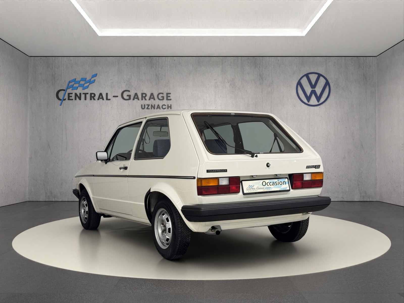 VW Golf 1600 GL-showroom-element-1