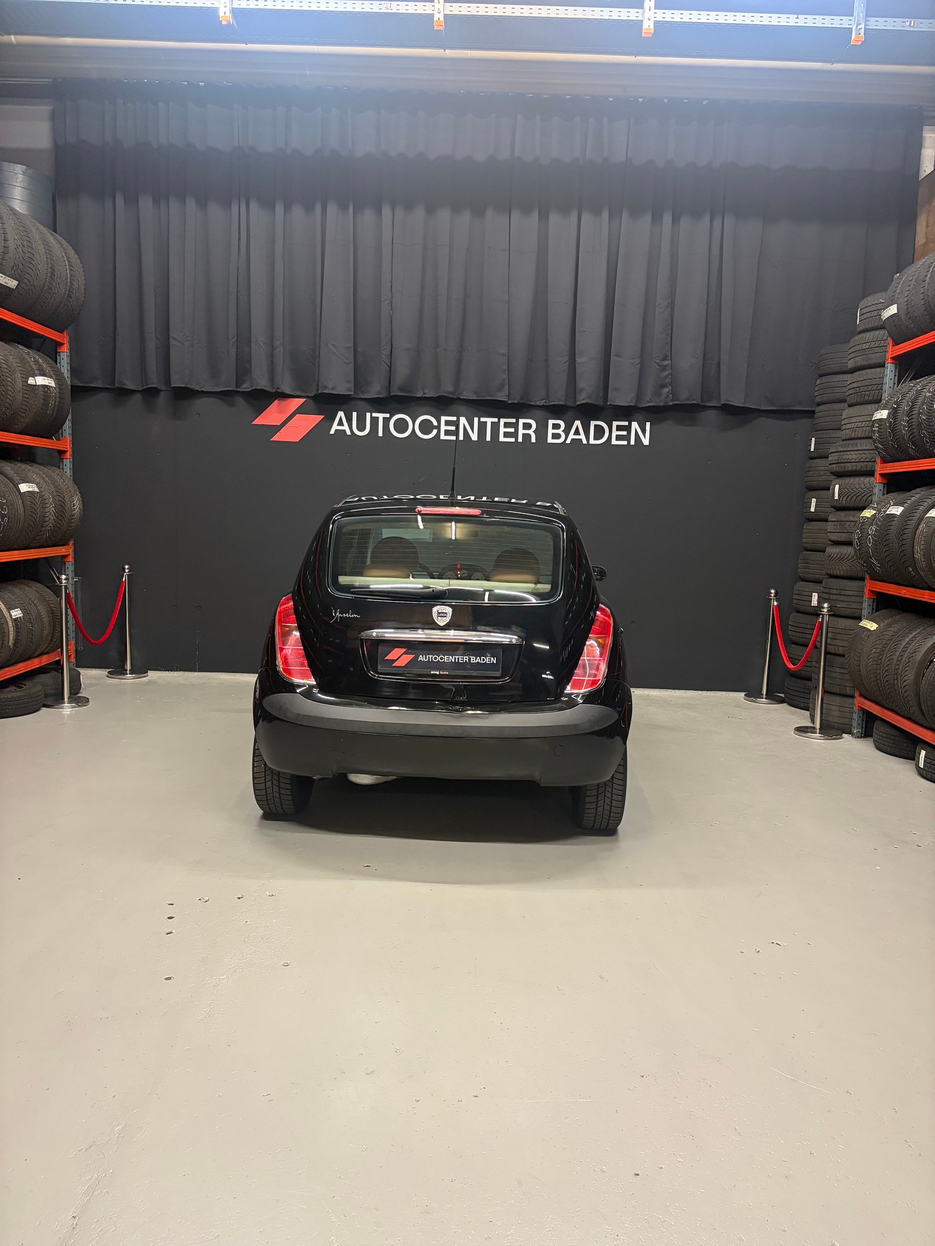 LANCIA Ypsilon 1.4 16V Glamour-image-5
