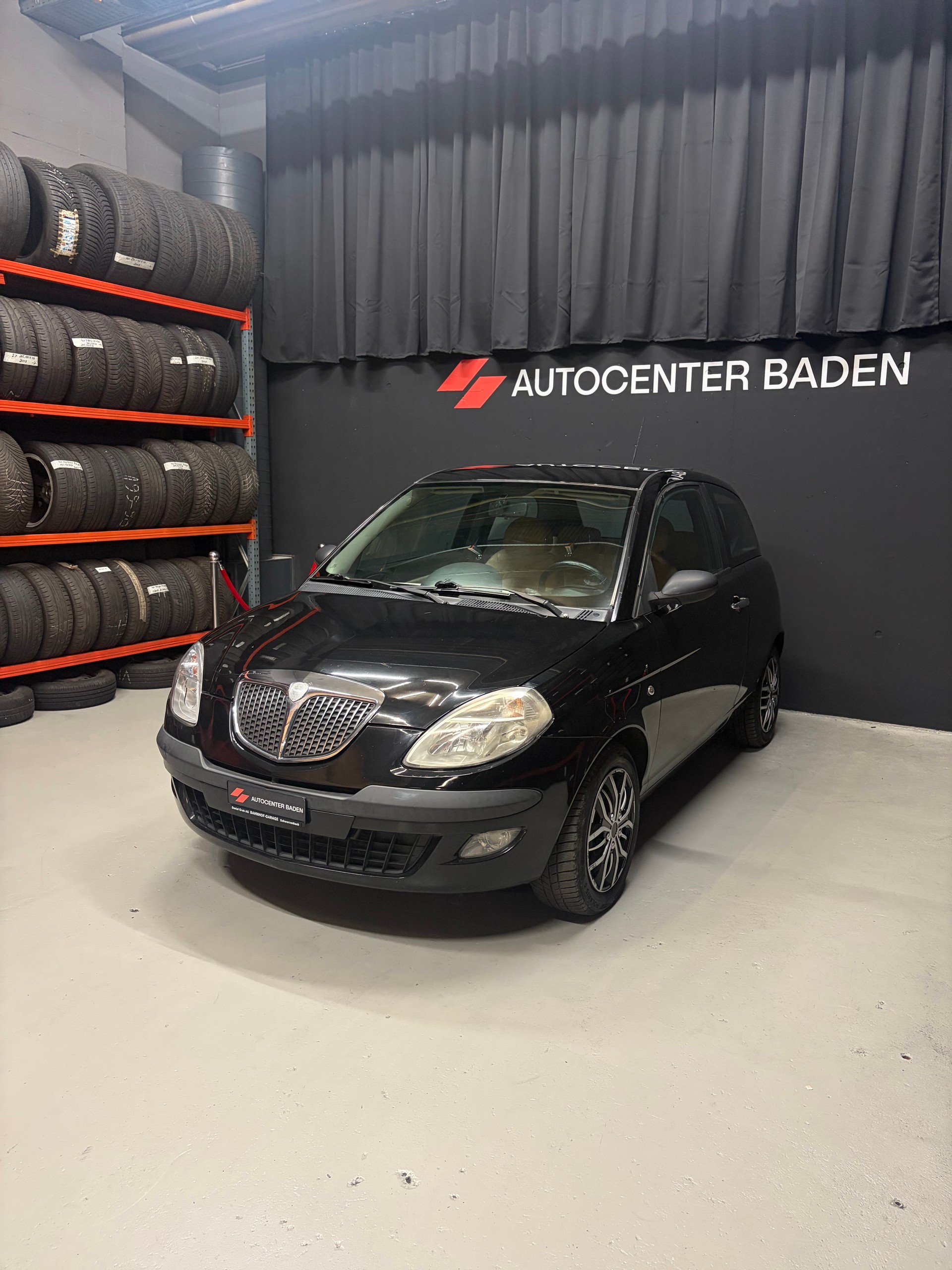 LANCIA Ypsilon 1.4 16V Glamour-image-3