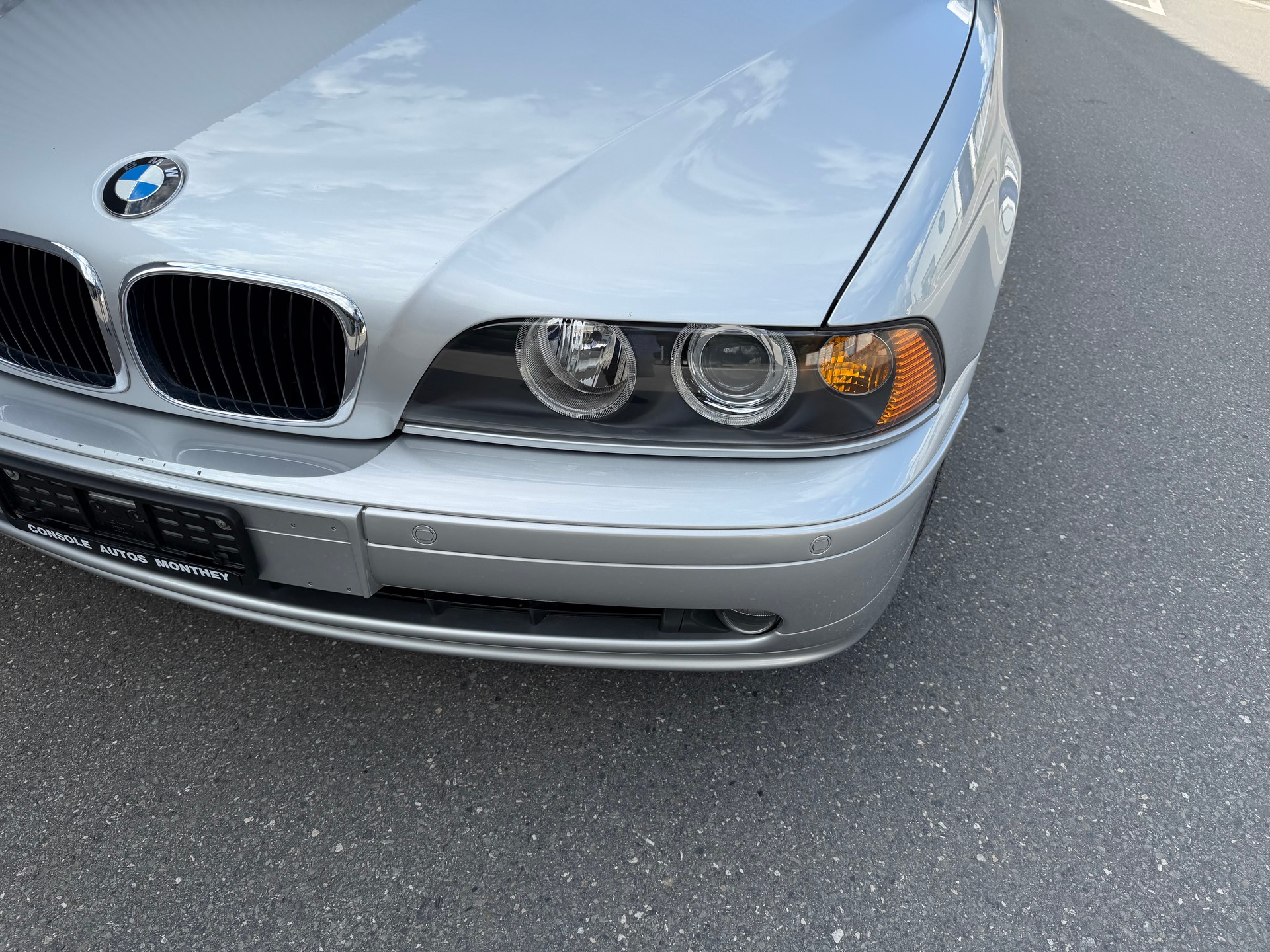BMW 520i-image-5