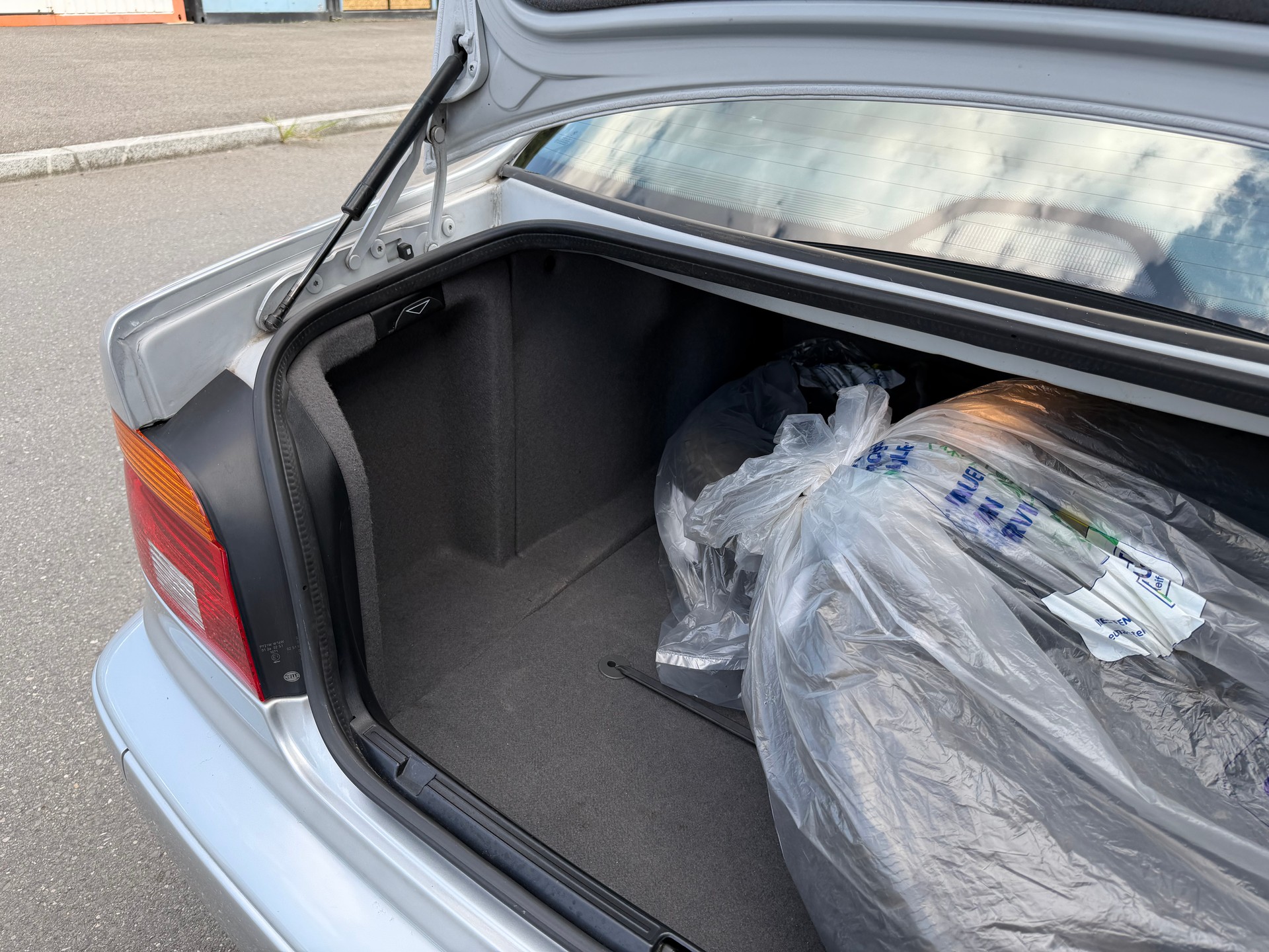 BMW 520i-image-30
