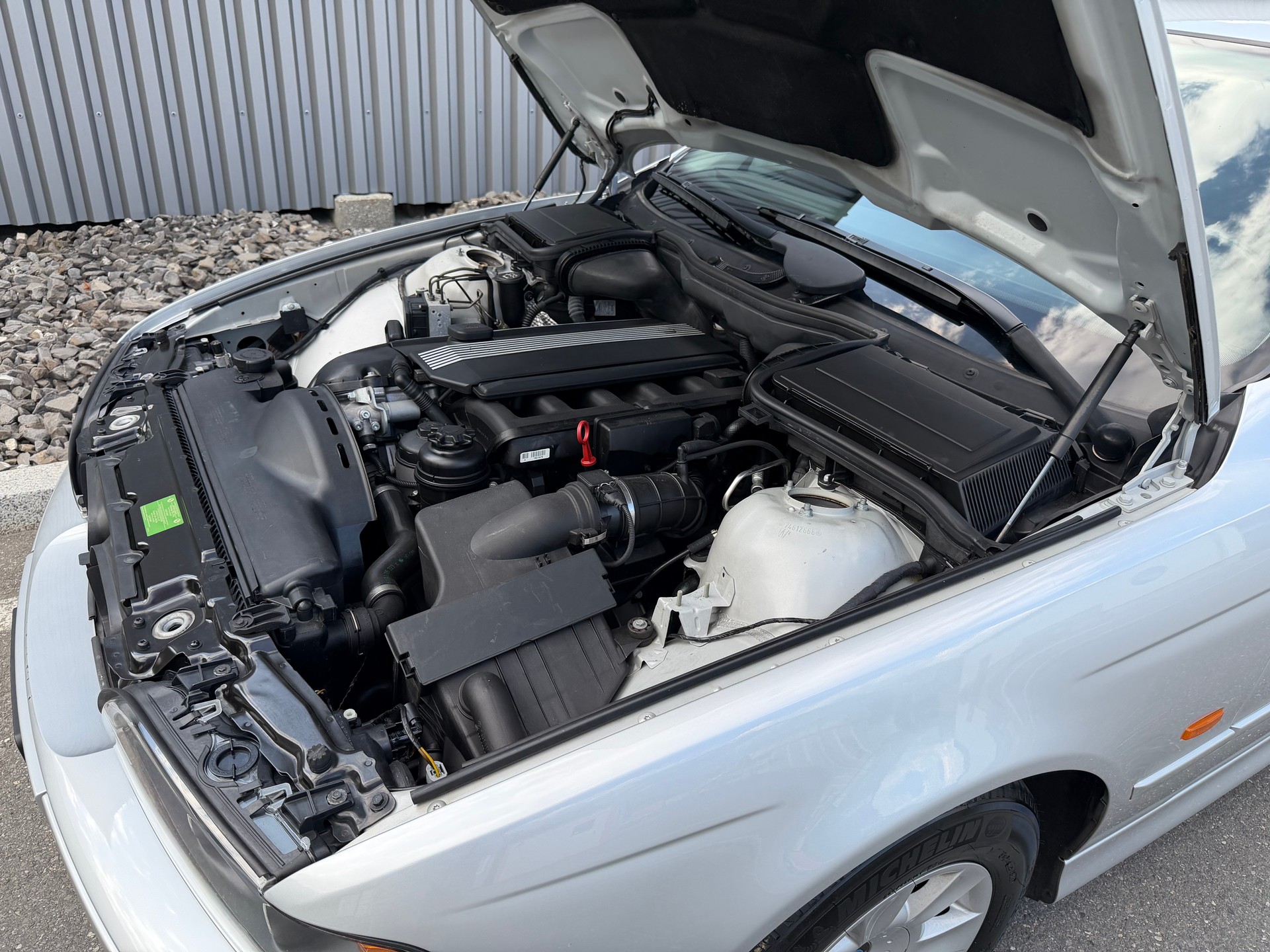BMW 520i-image-40